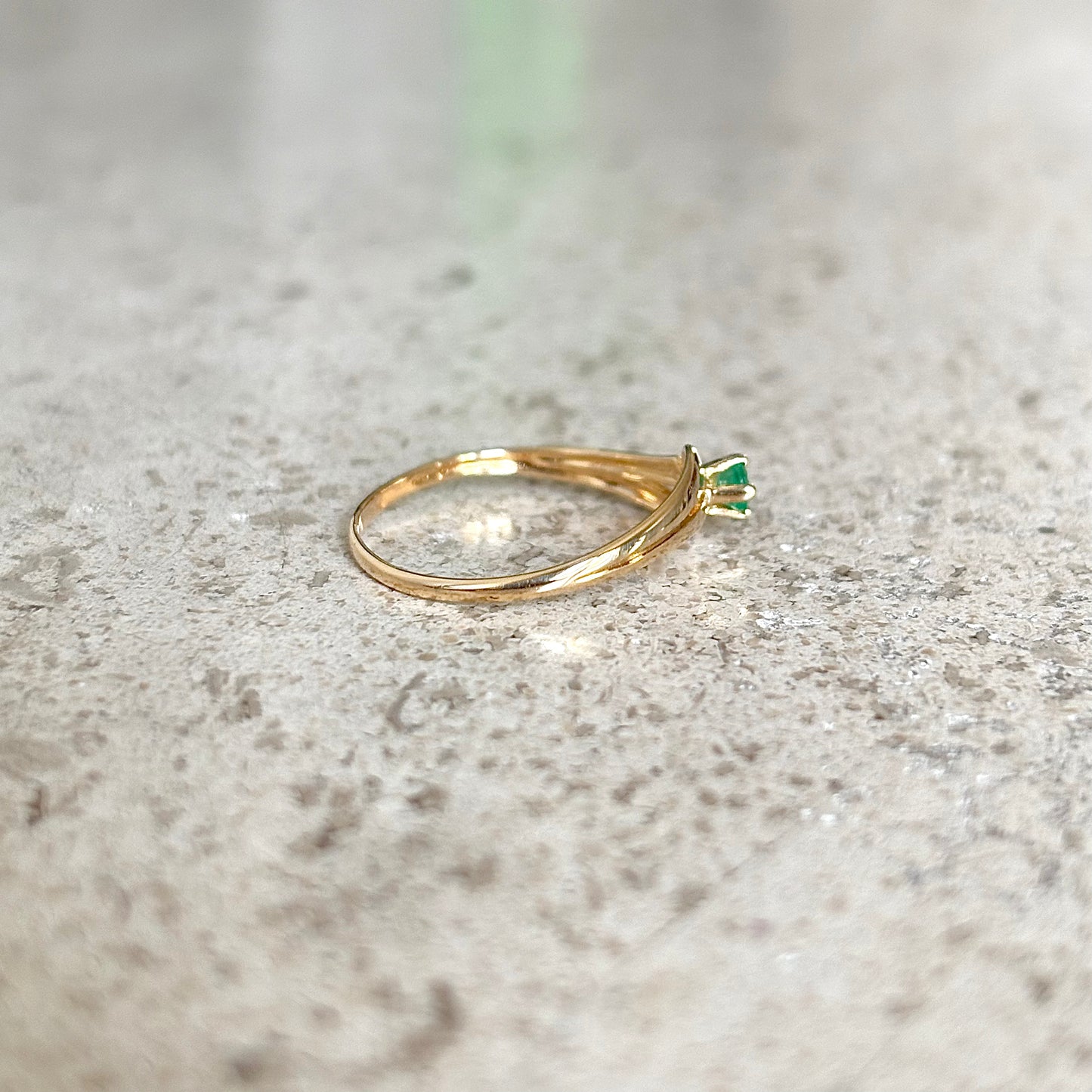 Bague Solitaire - Or Jaune 750 & Émeraude