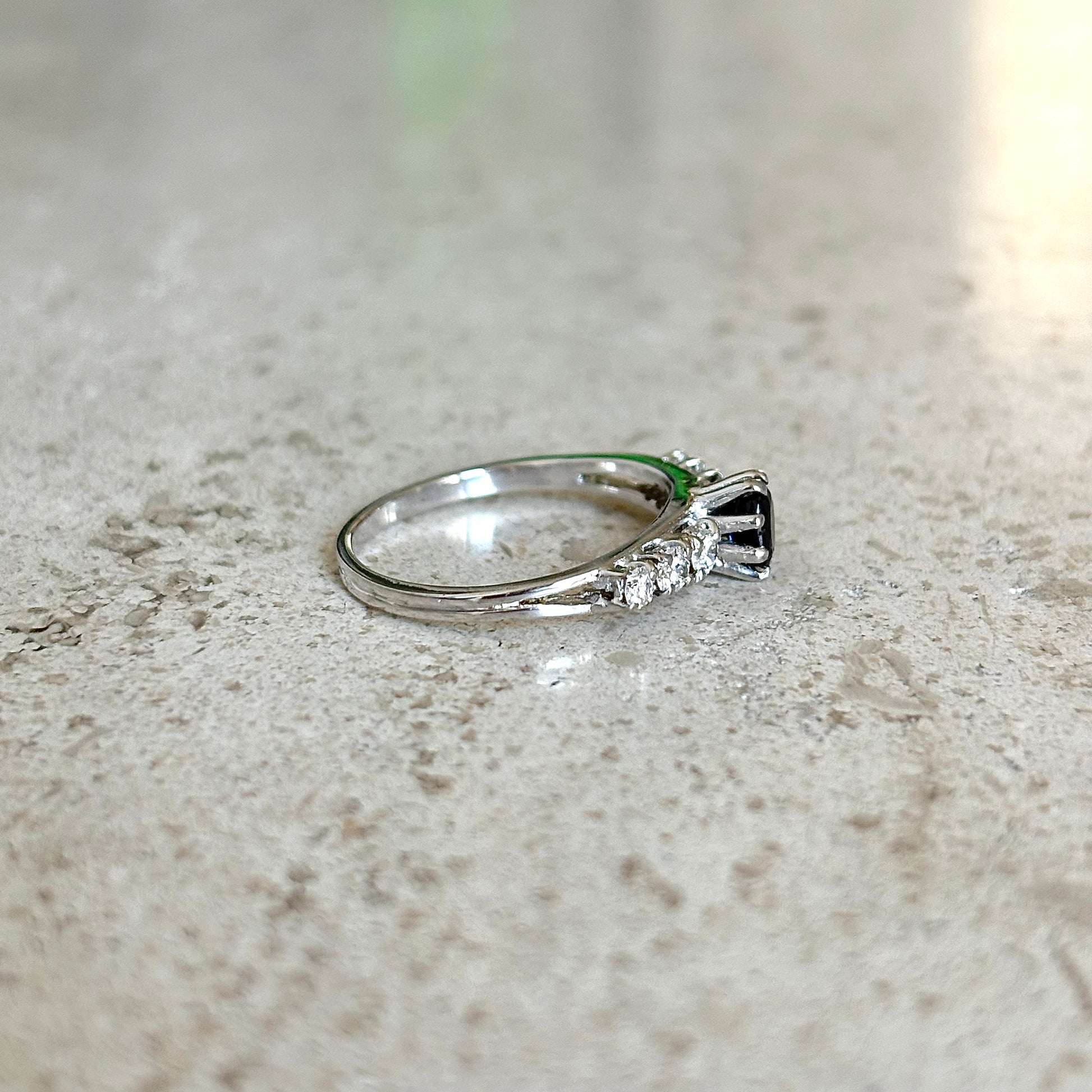 Bague Solitaire Vintage - Or Blanc 750 Saphir & Diamants