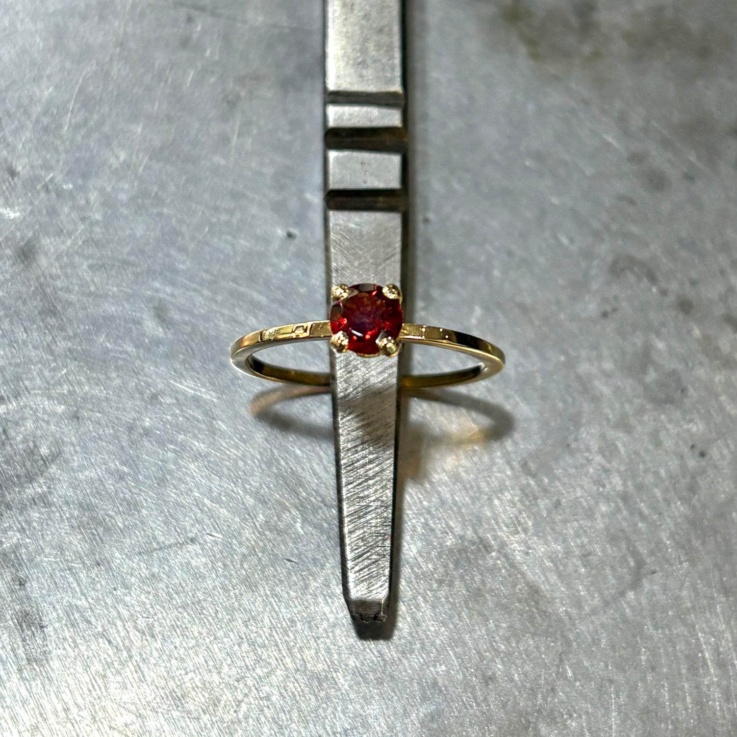 Bague Lapuna - Or Jaune 750 & Grenat