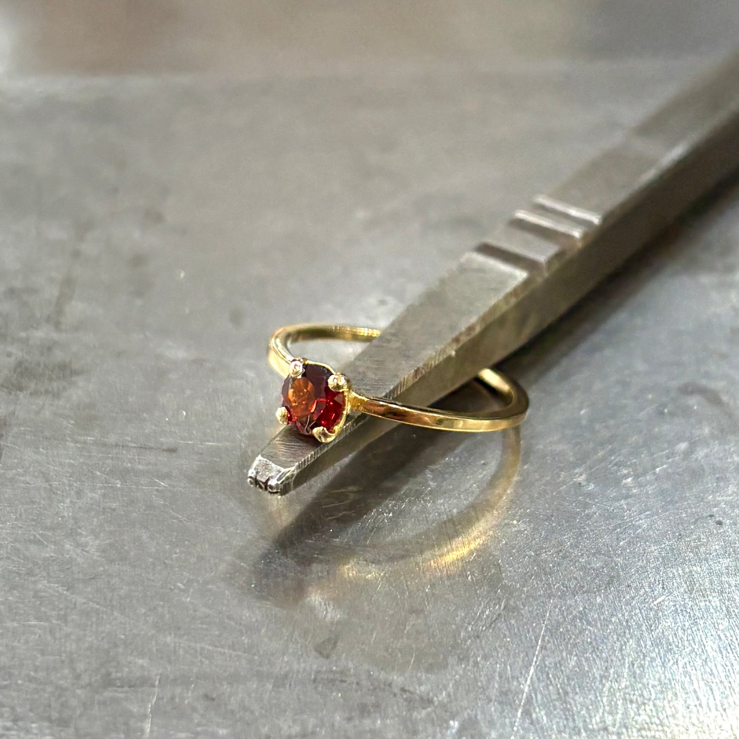 Bague Lapuna - Or Jaune 750 & Grenat