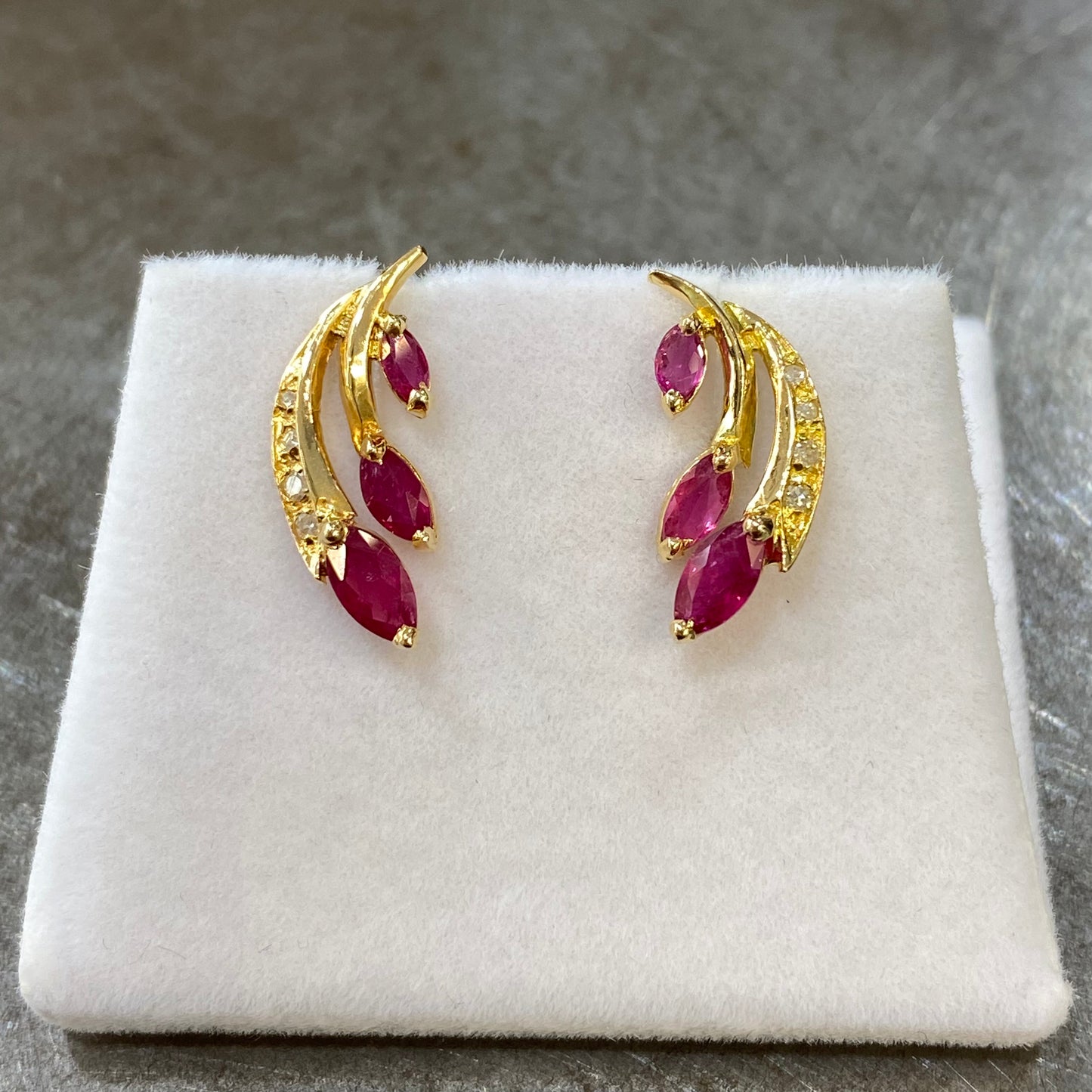 Boucles D'oreilles - Or Jaune 750 & Rubis