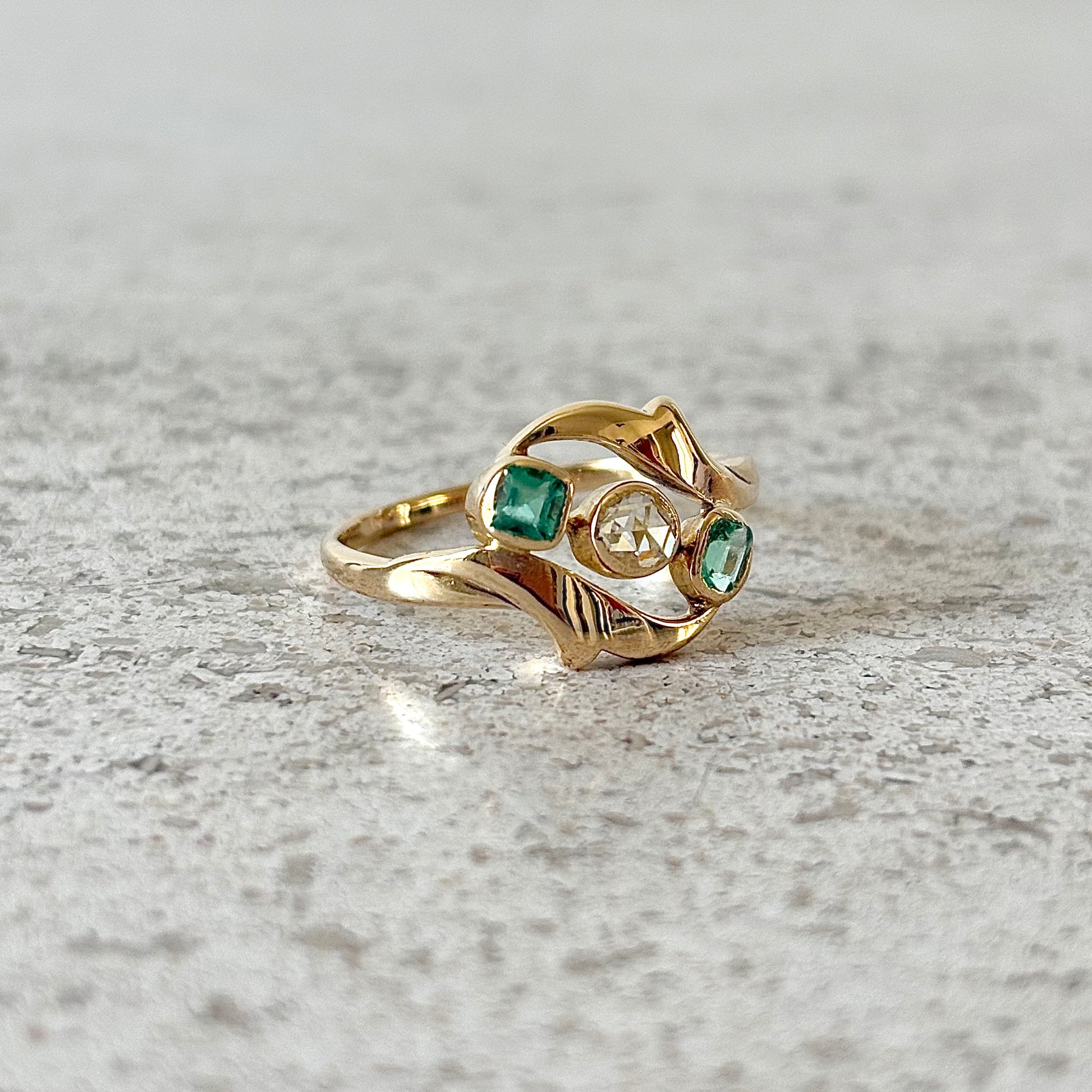 Bague Vintage - Or Jaune 750 Émeraudes & Diamant