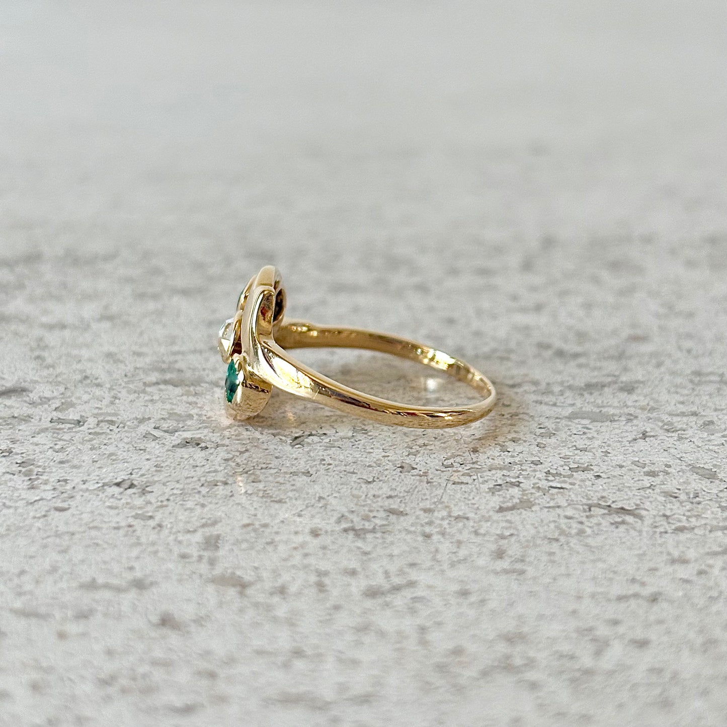 Bague Vintage - Or Jaune 750 Émeraudes & Diamant