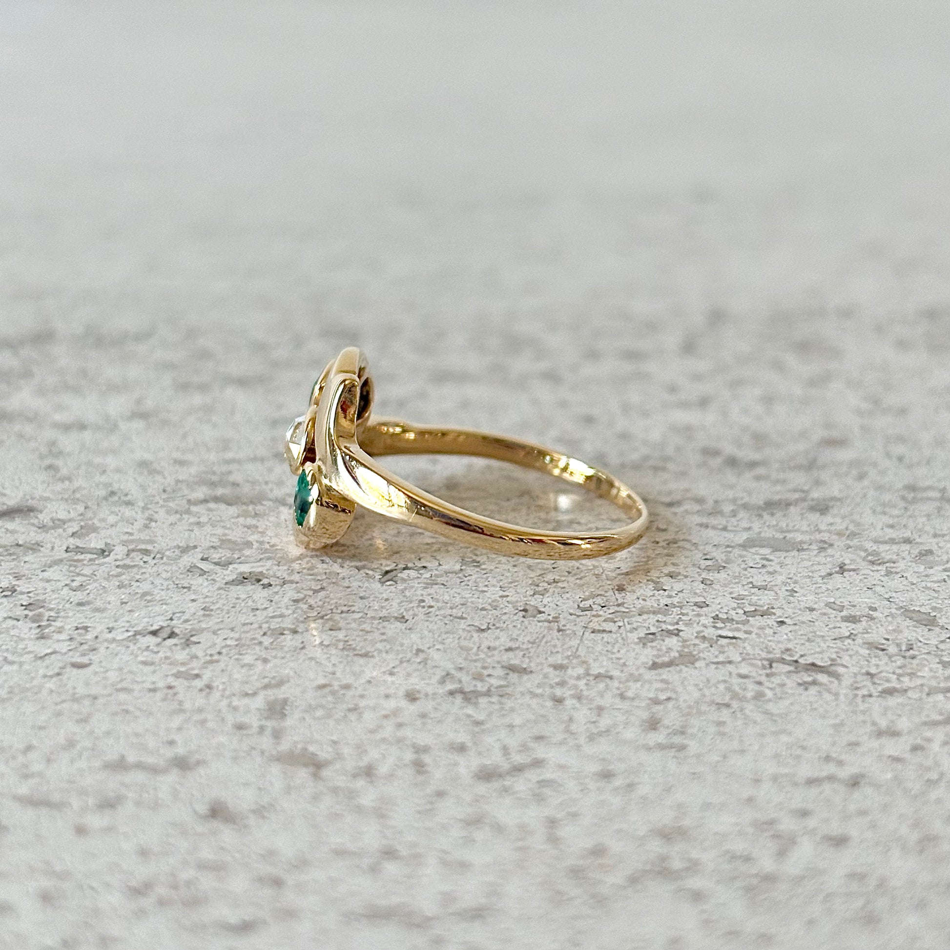 Bague Vintage - Or Jaune 750 Émeraudes & Diamant
