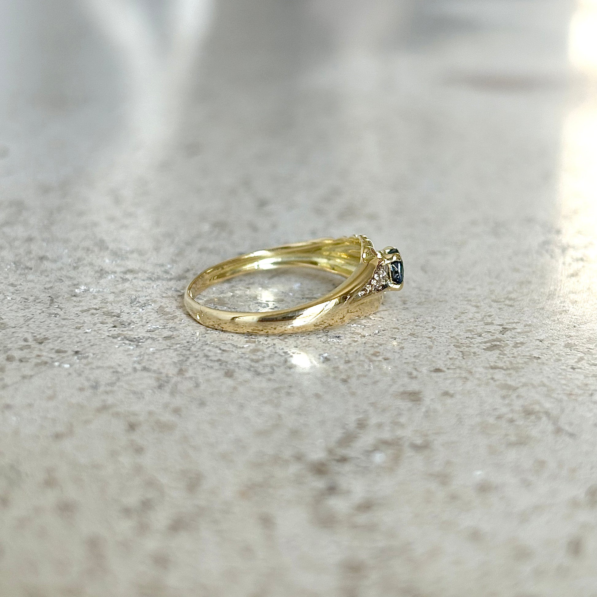 Bague Solitaire Vintage - Or Jaune 750 & Saphir