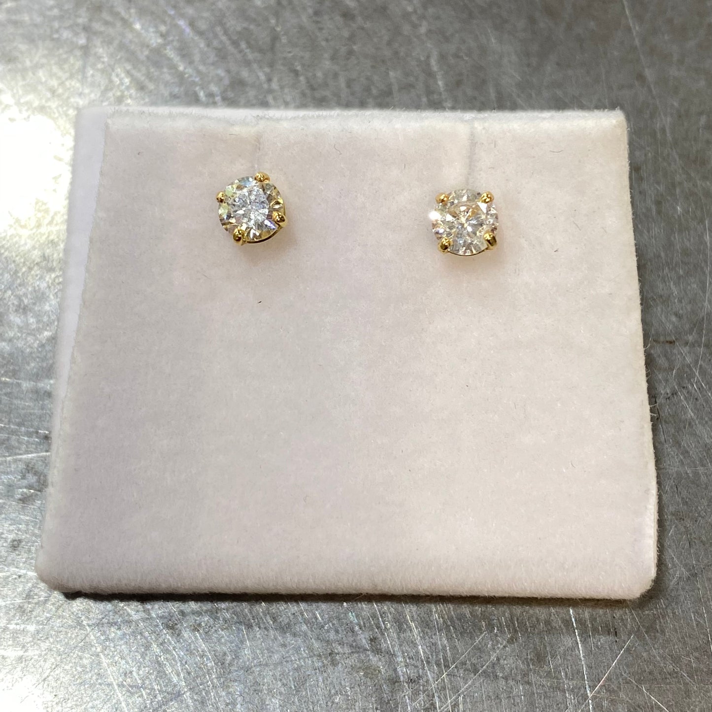 Boucles D'oreilles Puces Solitaire - Or Jaune 750 & Diamants Création Fremont