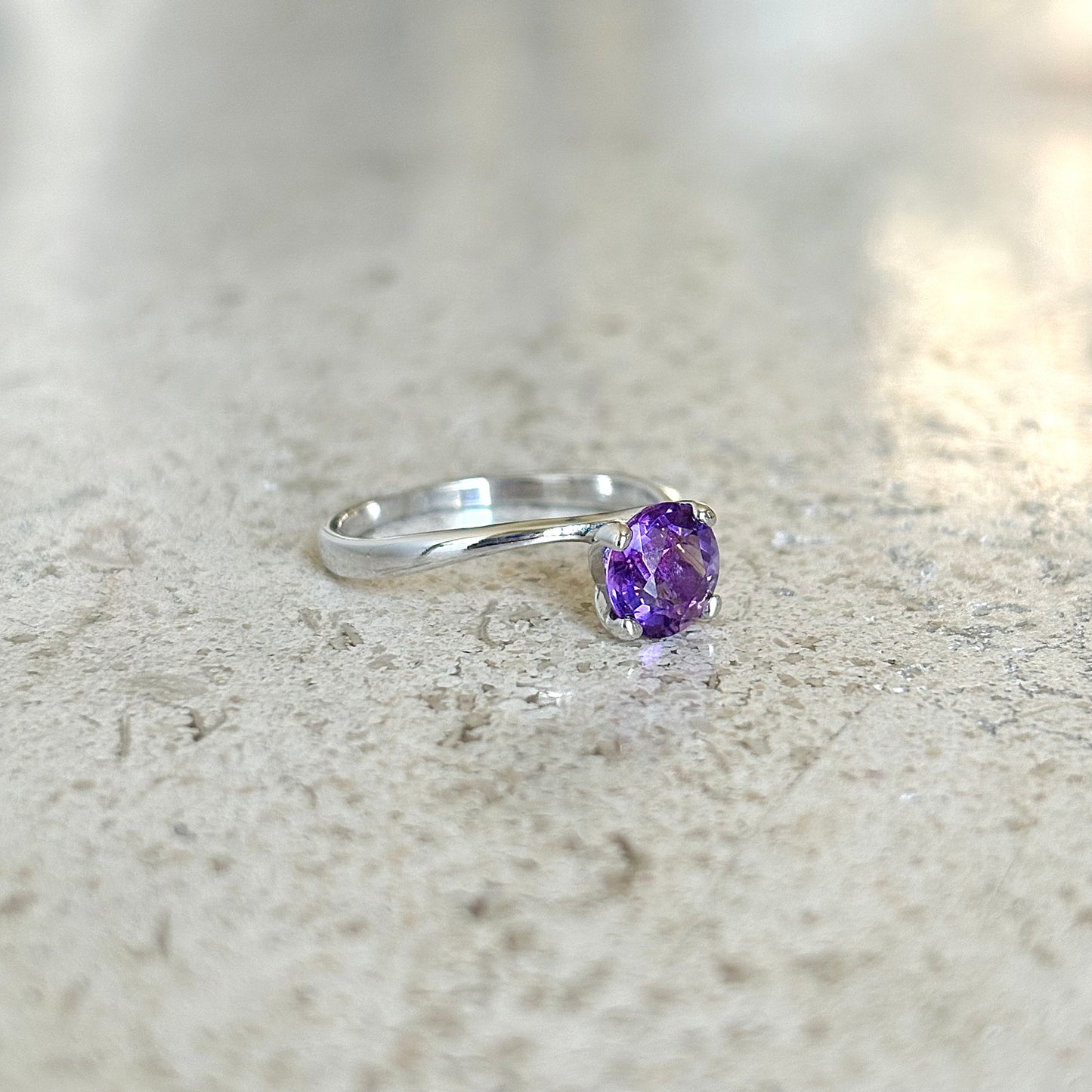 Bague Solitaire - Or Blanc 750 & Améthyste