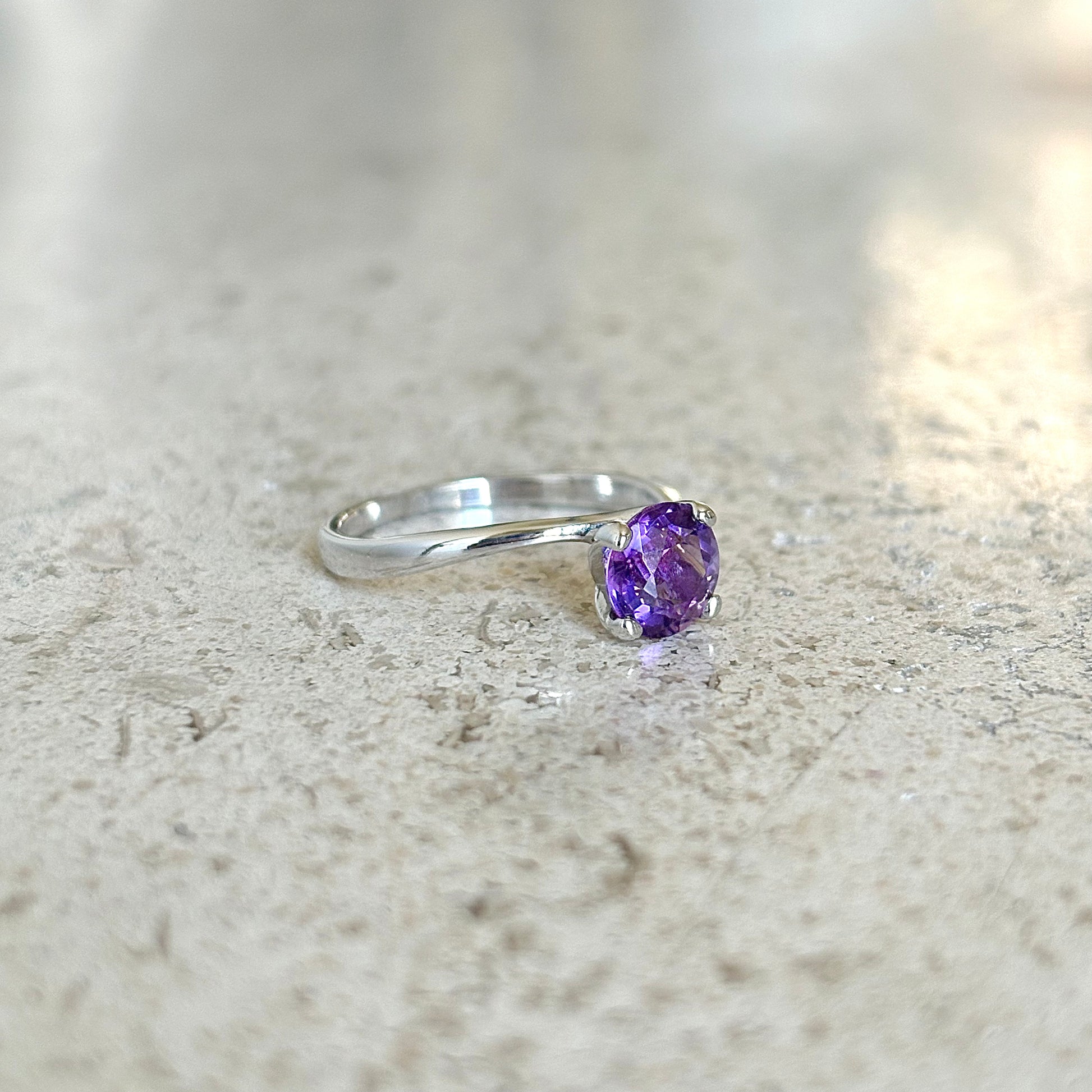 Bague Solitaire - Or Blanc 750 & Améthyste