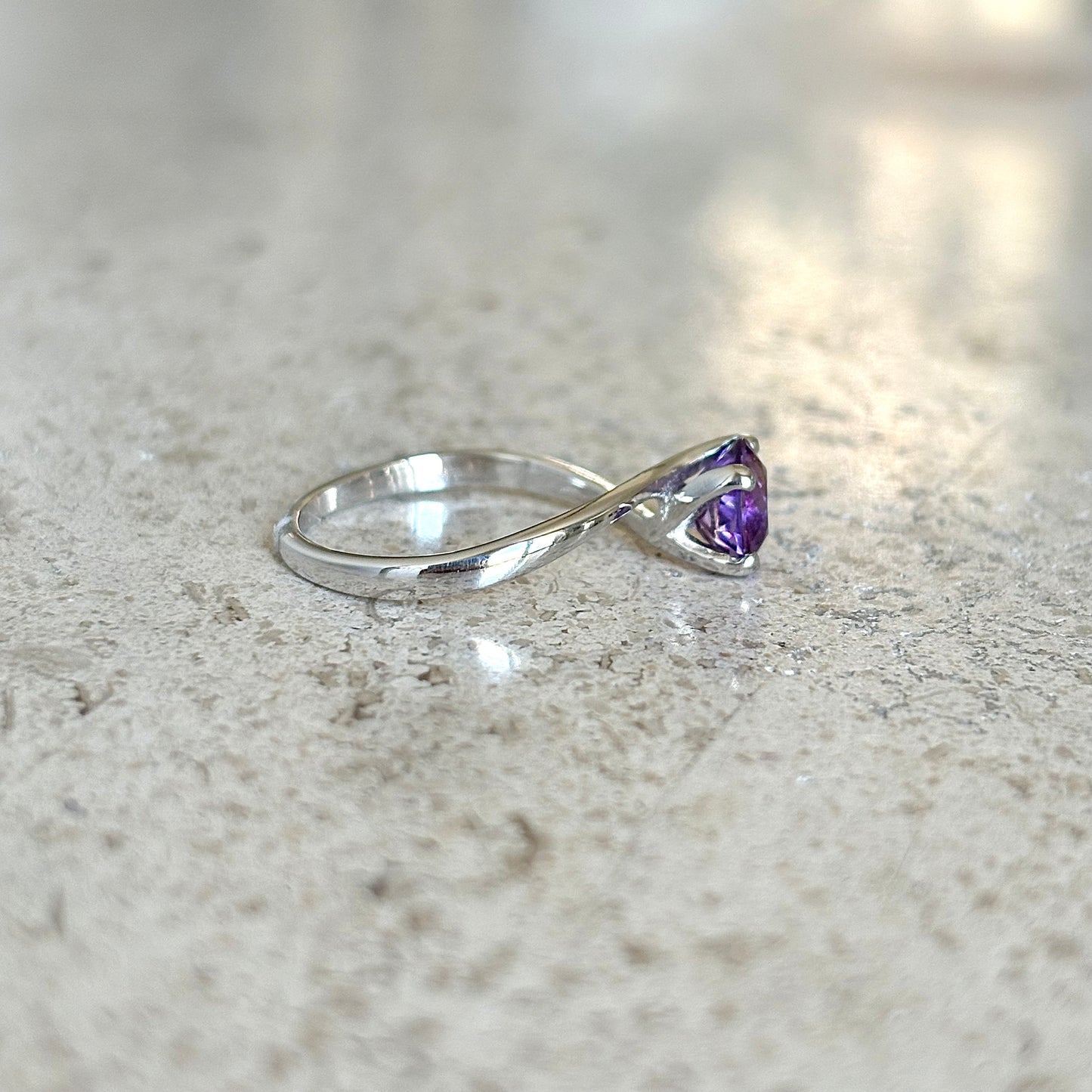 Bague Solitaire - Or Blanc 750 & Améthyste