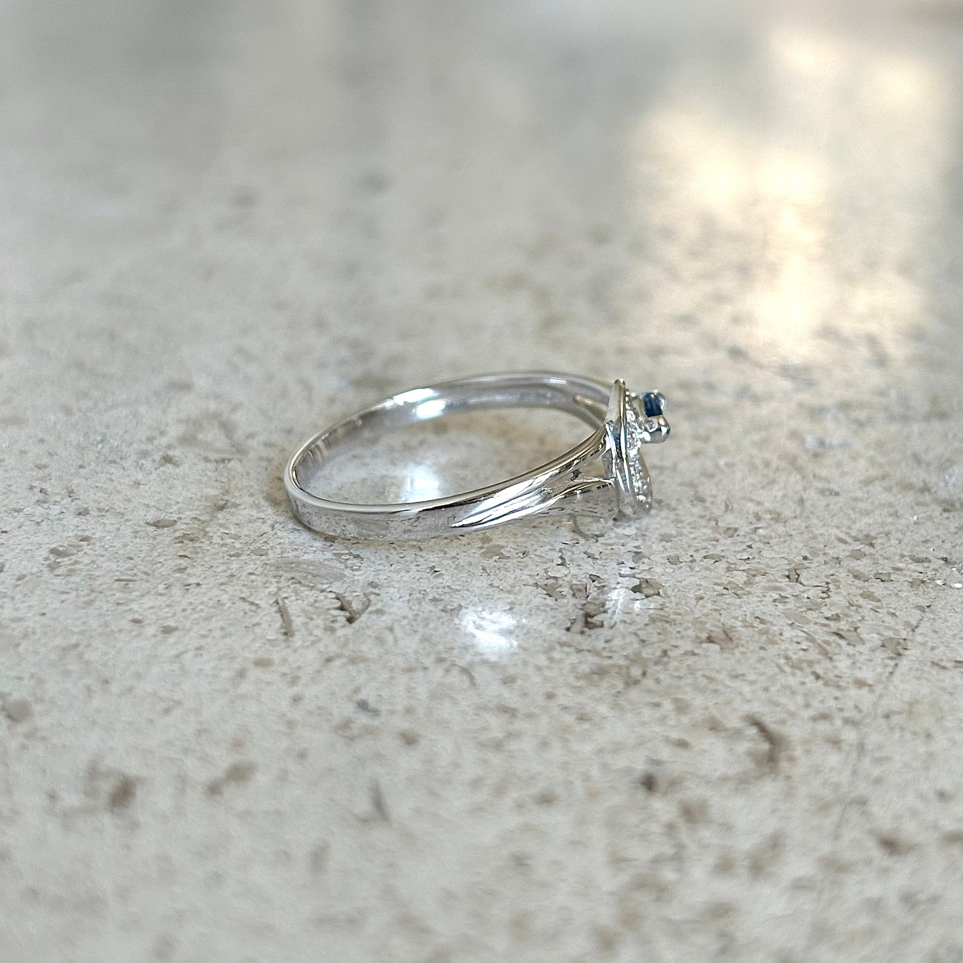 Bague Tourbillon - Or Blanc 750 Diamants & Saphir