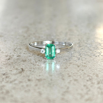 Bague Trilogie - Or Blanc 750 Émeraude & Diamants