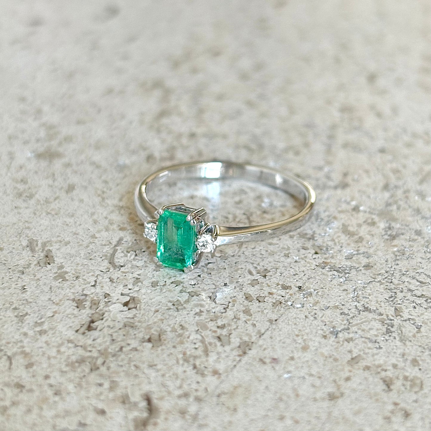 Bague Trilogie - Or Blanc 750 Émeraude & Diamants