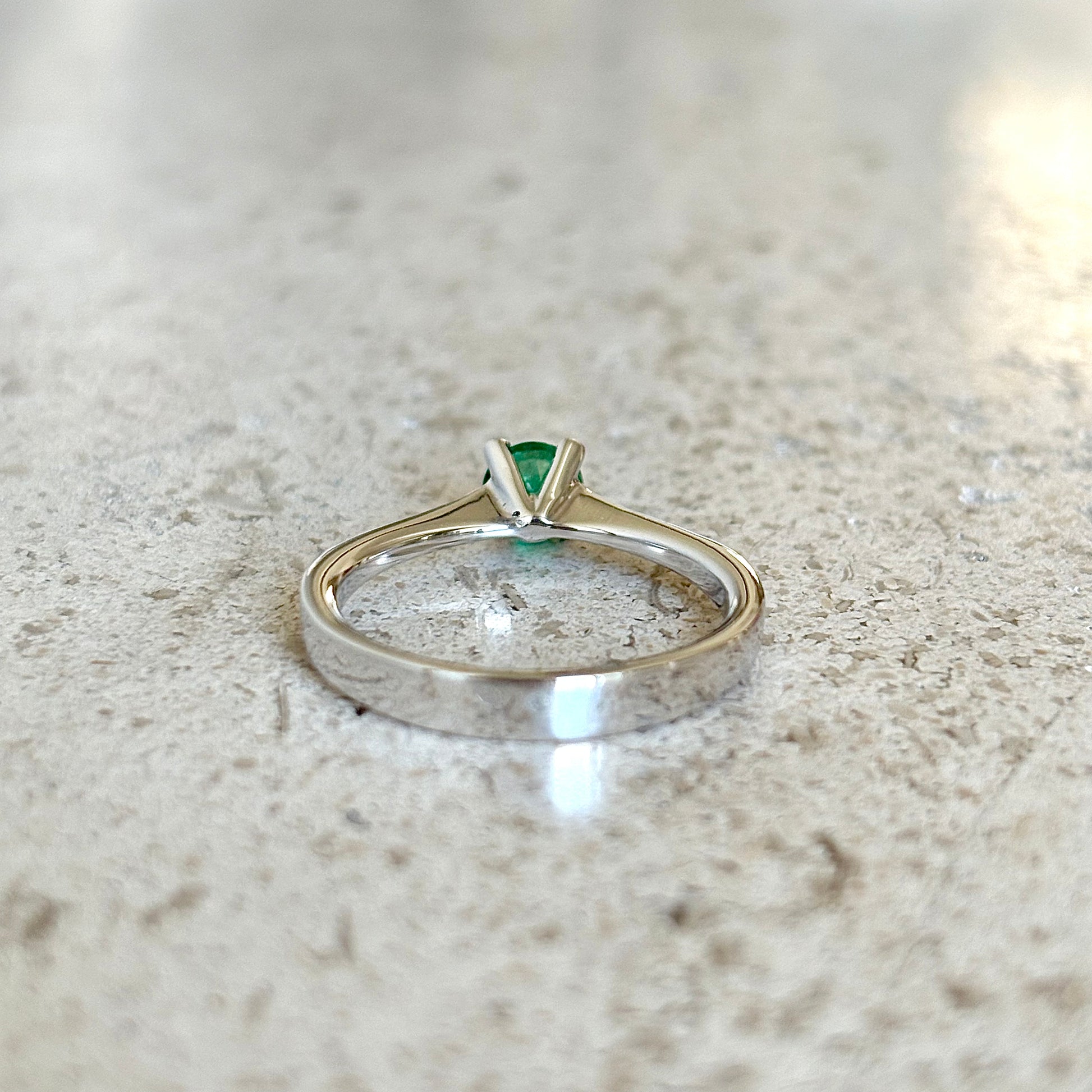Bague Solitaire - Or Blanc 750 Émeraude & Diamants