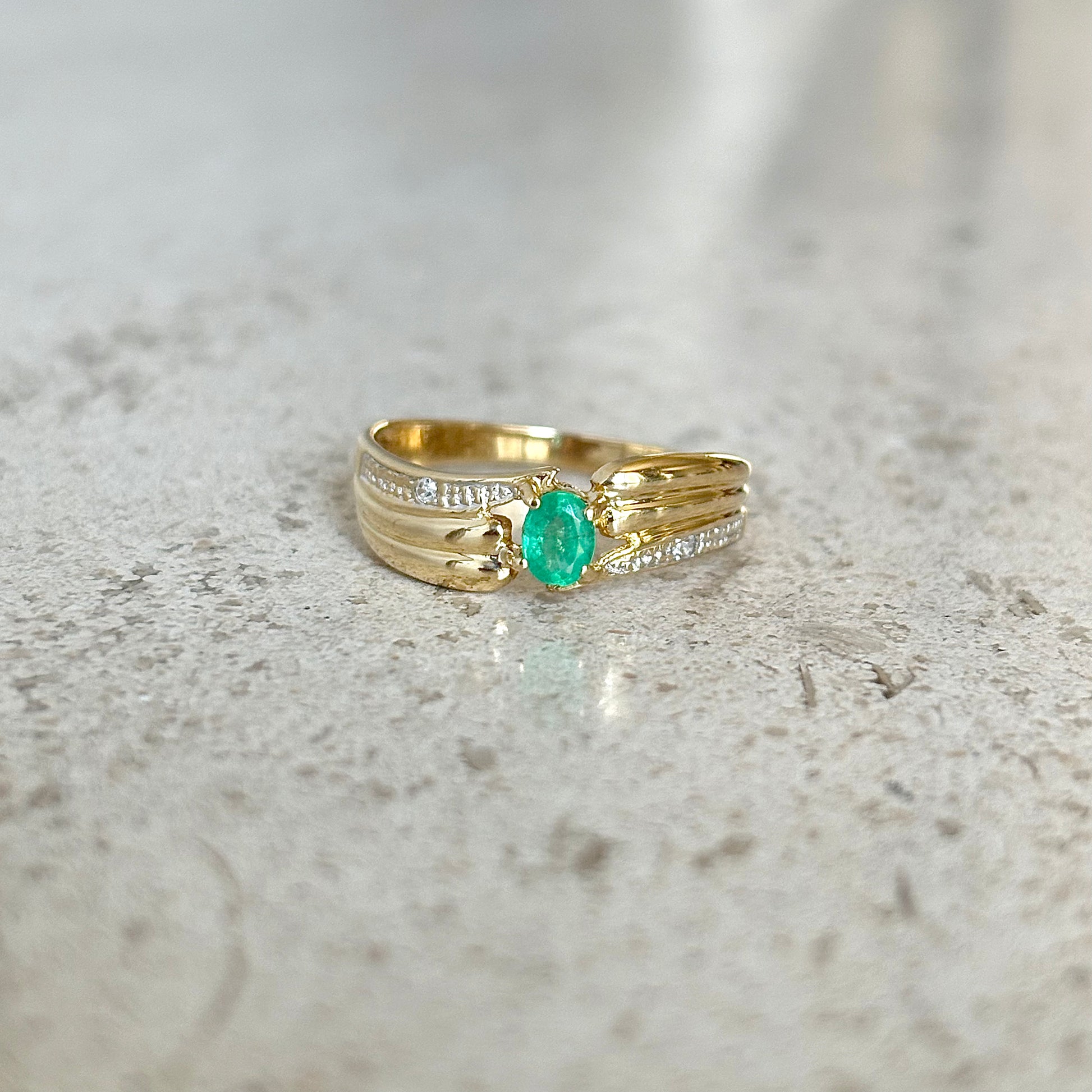 Bague Solitaire - Or Jaune 750 & Émeraude