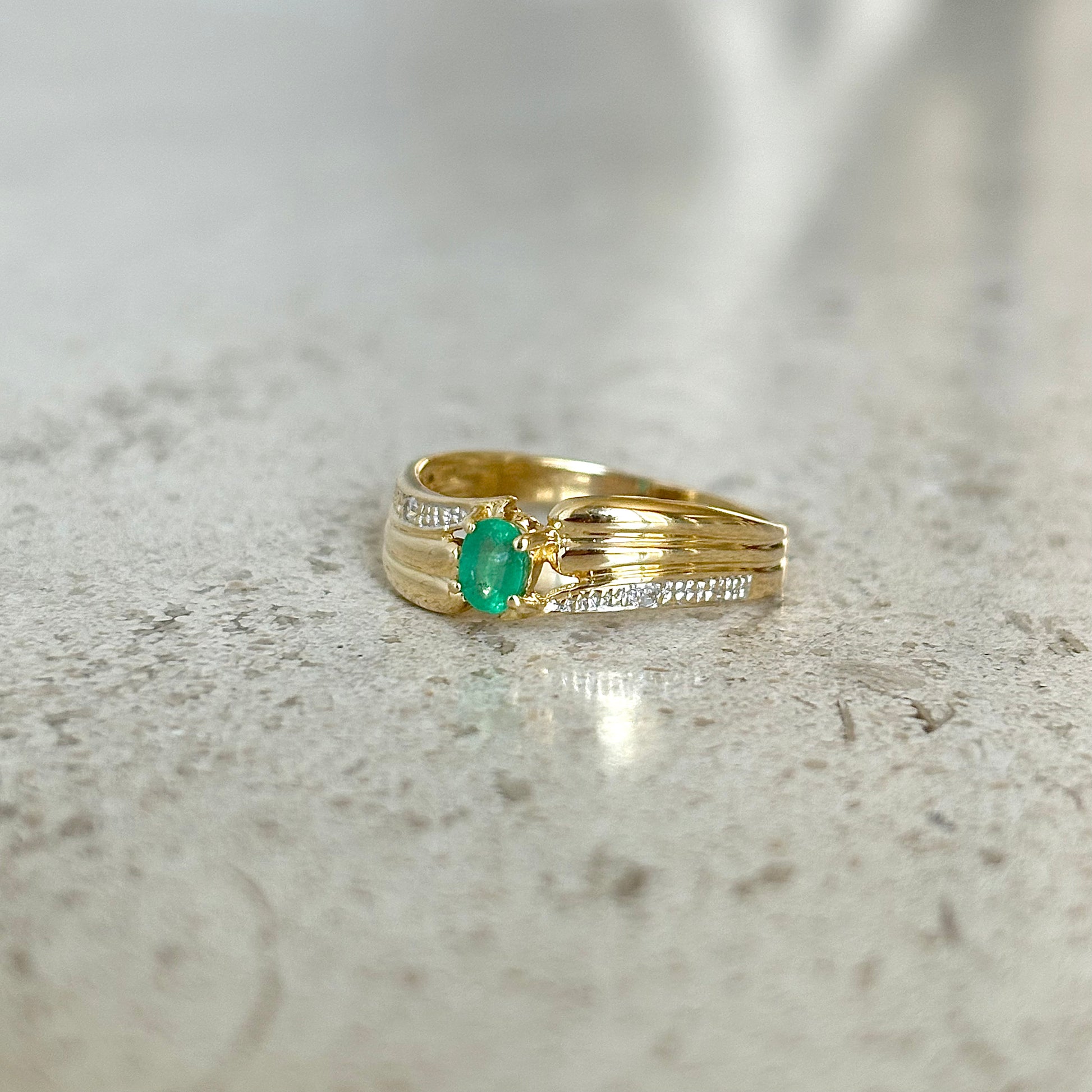 Bague Solitaire - Or Jaune 750 & Émeraude