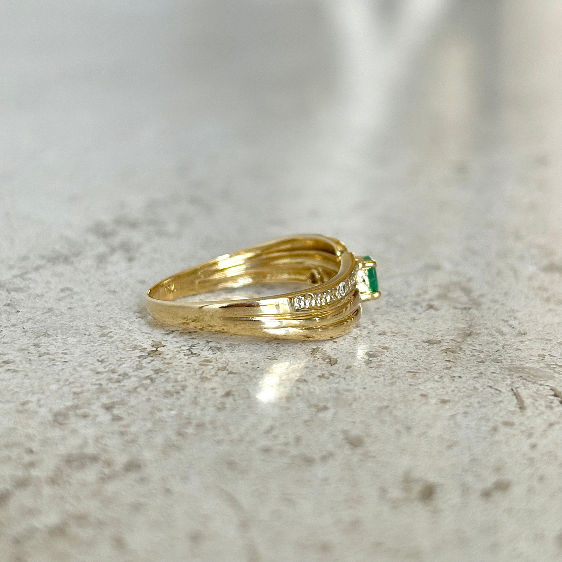 Bague Solitaire - Or Jaune 750 & Émeraude