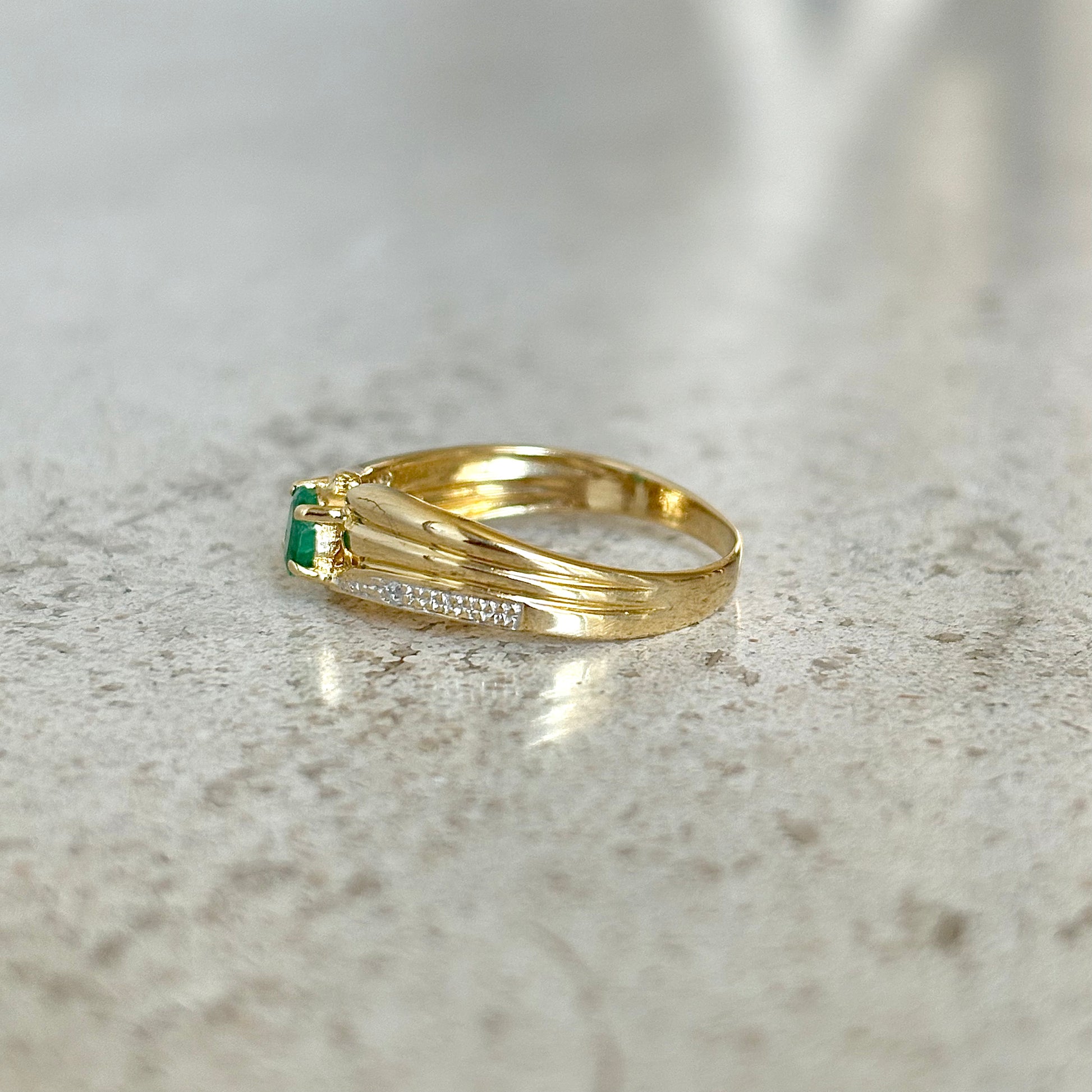Bague Solitaire - Or Jaune 750 & Émeraude