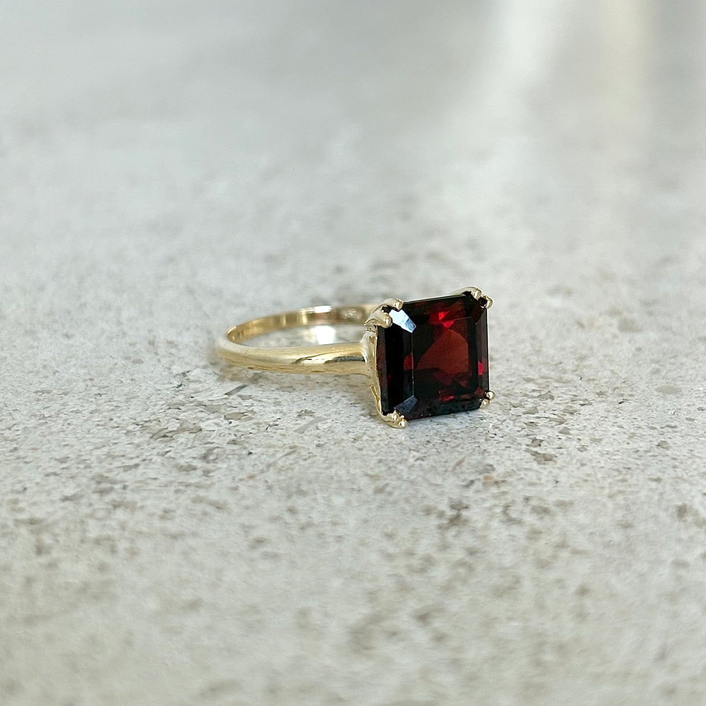 Bague Cocktail - Or Jaune 750 & Grenat