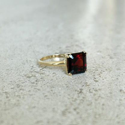 Bague Cocktail - Or Jaune 750 & Grenat