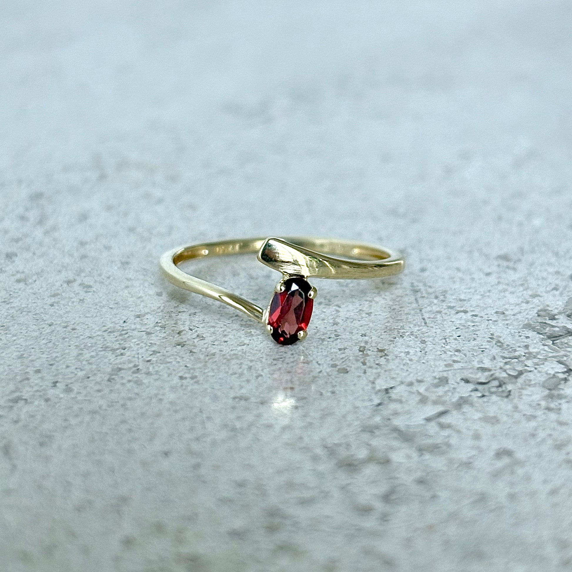 Bague Solitaire - Or Jaune 750 & Grenat