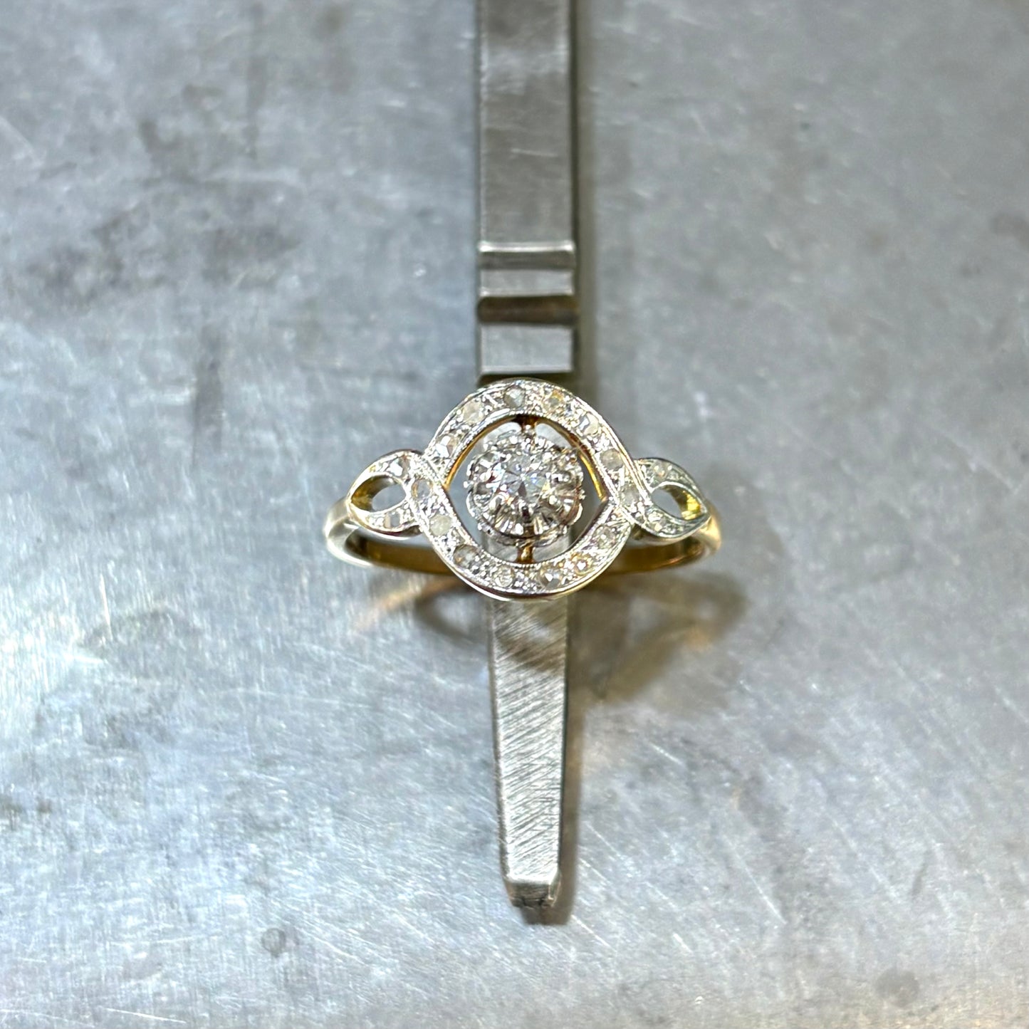 Bague Art Nouveau - Or Jaune 750 & Diamants
