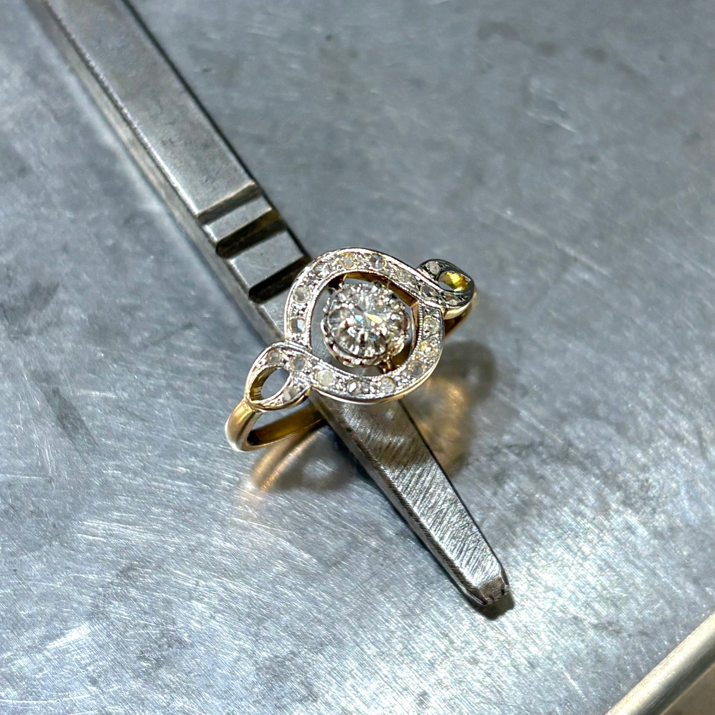 Bague Art Nouveau - Or Jaune 750 & Diamants