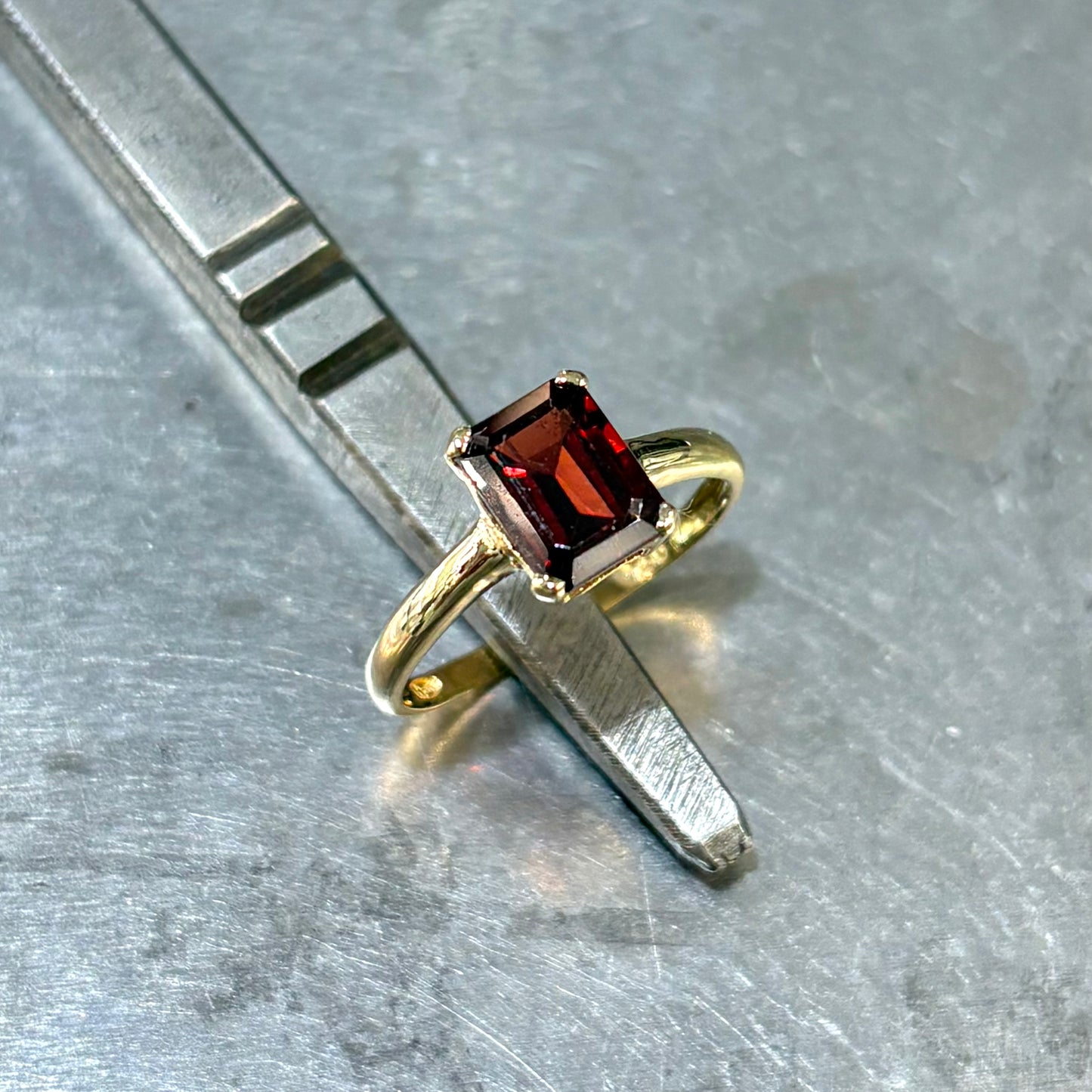 Bague Grenat - Or Jaune 750 & Grenat