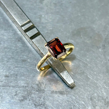 Bague Grenat - Or Jaune 750 & Grenat