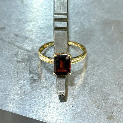 Bague Grenat - Or Jaune 750 & Grenat