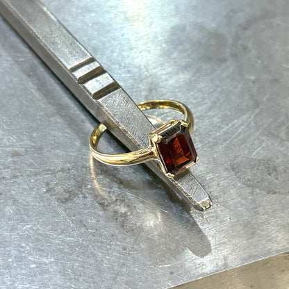 Bague Grenat - Or Jaune 750 & Grenat