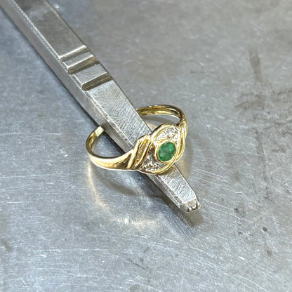 Bague Entrelacs - Or Jaune 750 & Émeraude