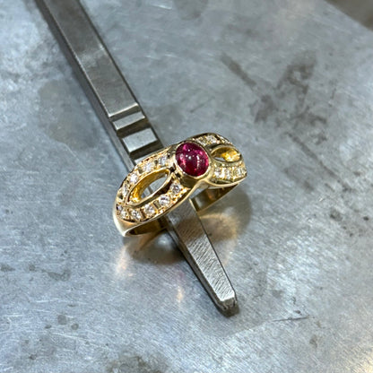 Bague Entrelacs - Or Jaune 750 Rubis & Diamants