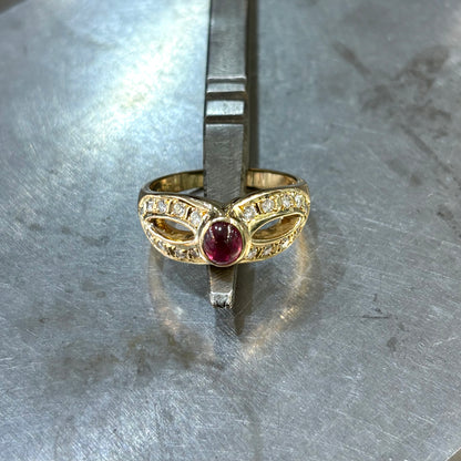 Bague Entrelacs - Or Jaune 750 Rubis & Diamants
