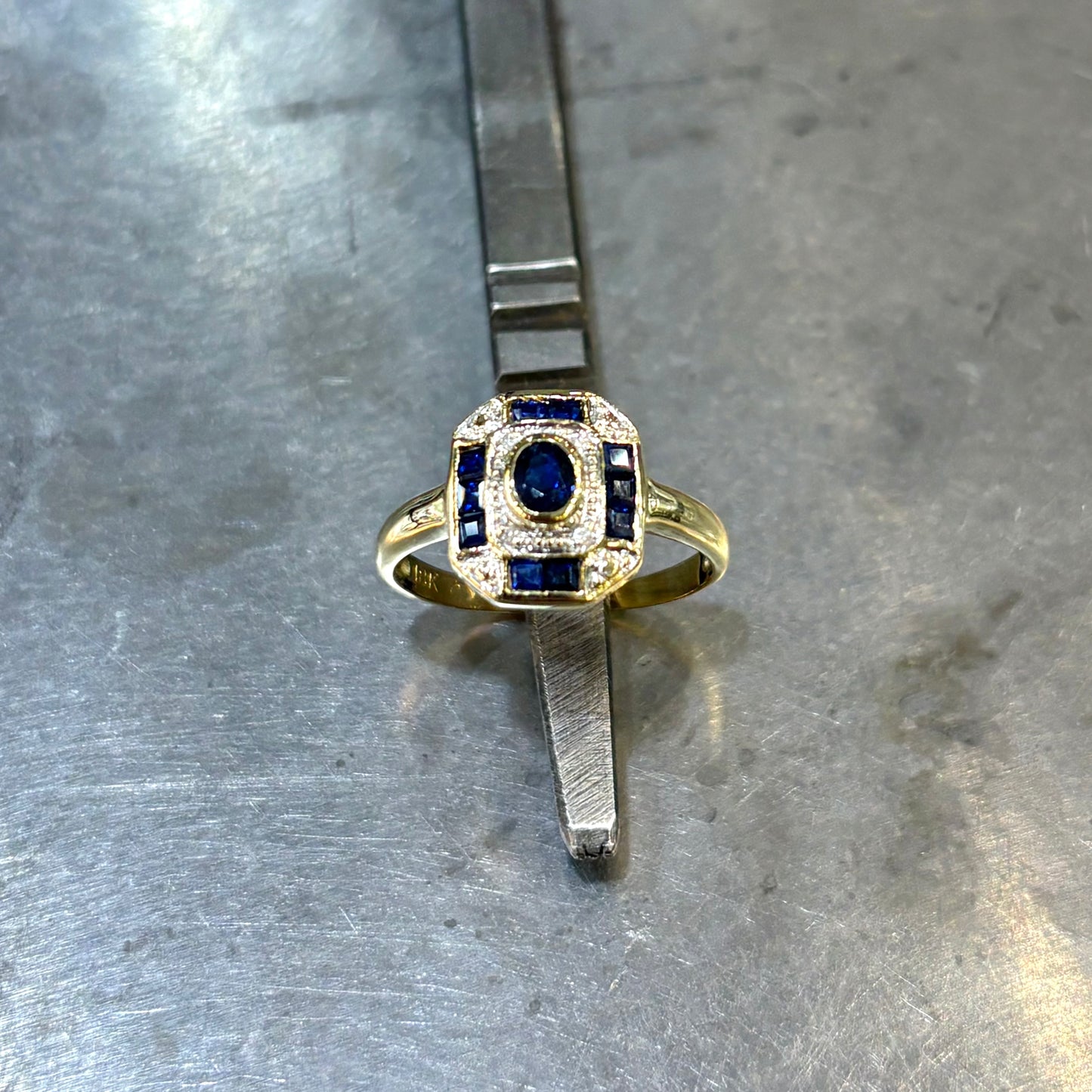 Bague Vintage Art Déco - Or Jaune 750 & Saphirs