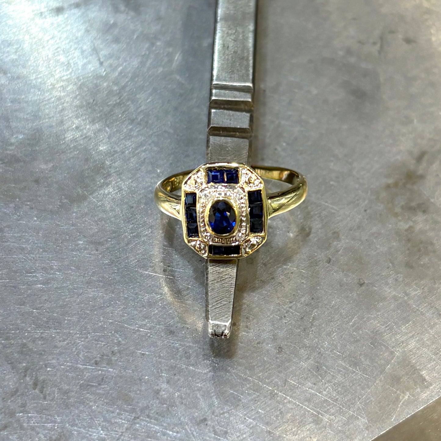 Bague Vintage Art Déco - Or Jaune 750 & Saphirs