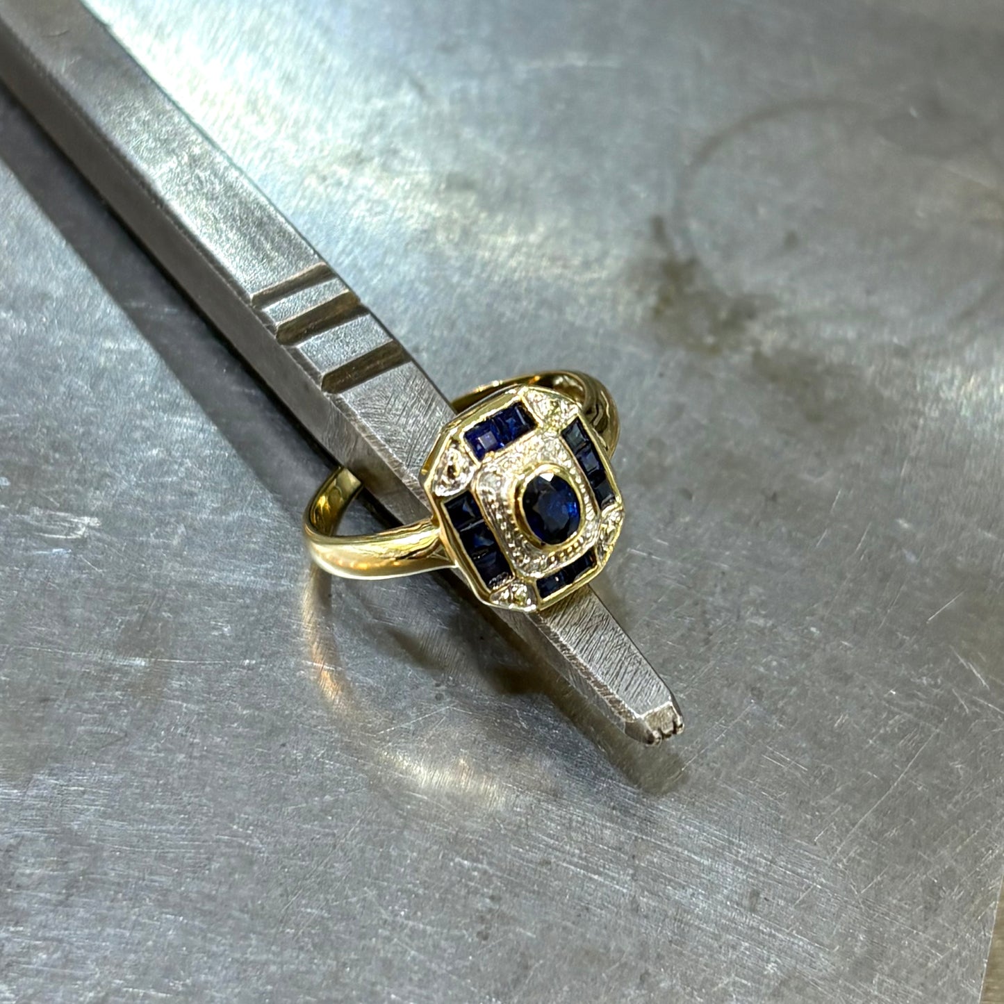 Bague Vintage Art Déco - Or Jaune 750 & Saphirs