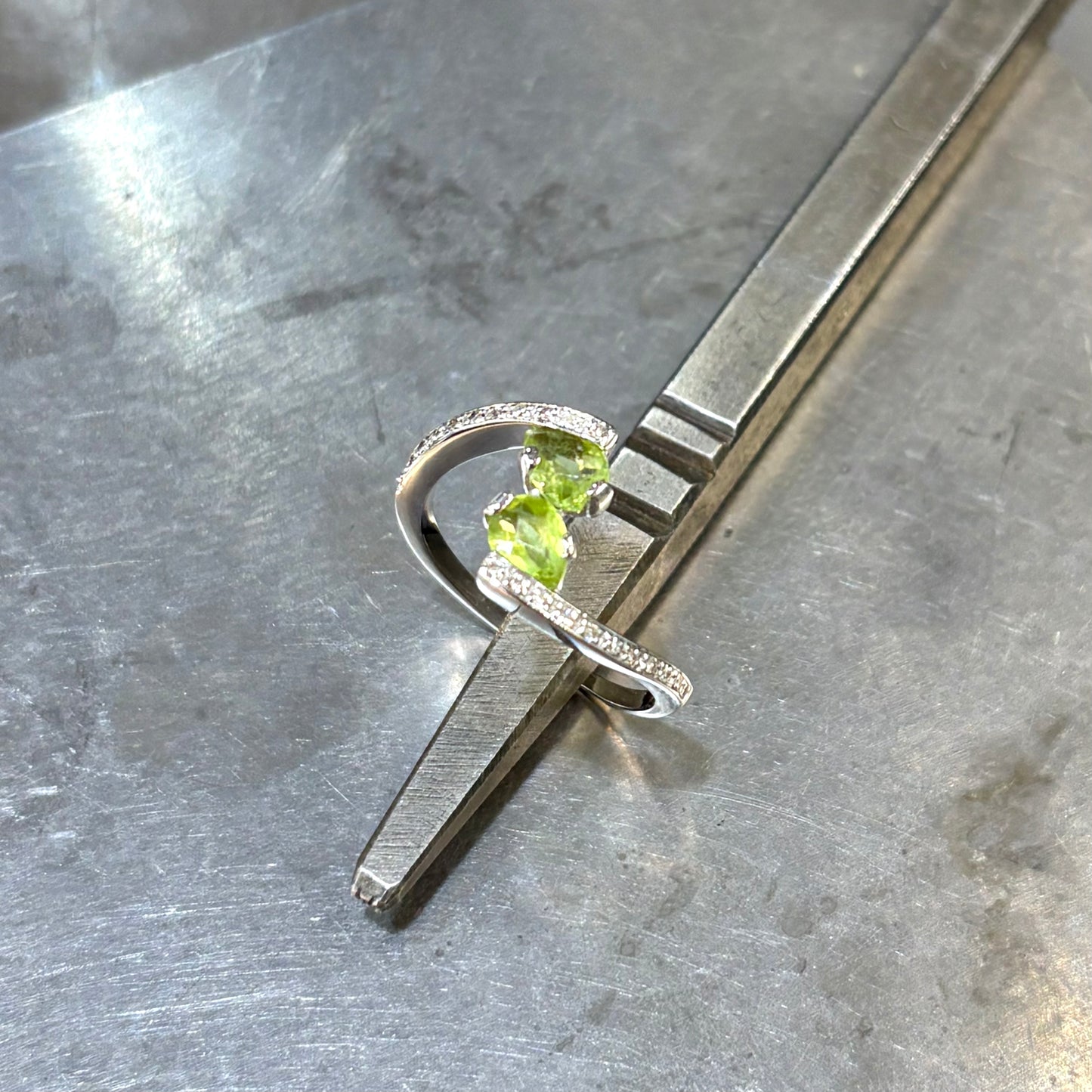 Bague Toi & Moi - Or Blanc 750 Diamant & Péridots