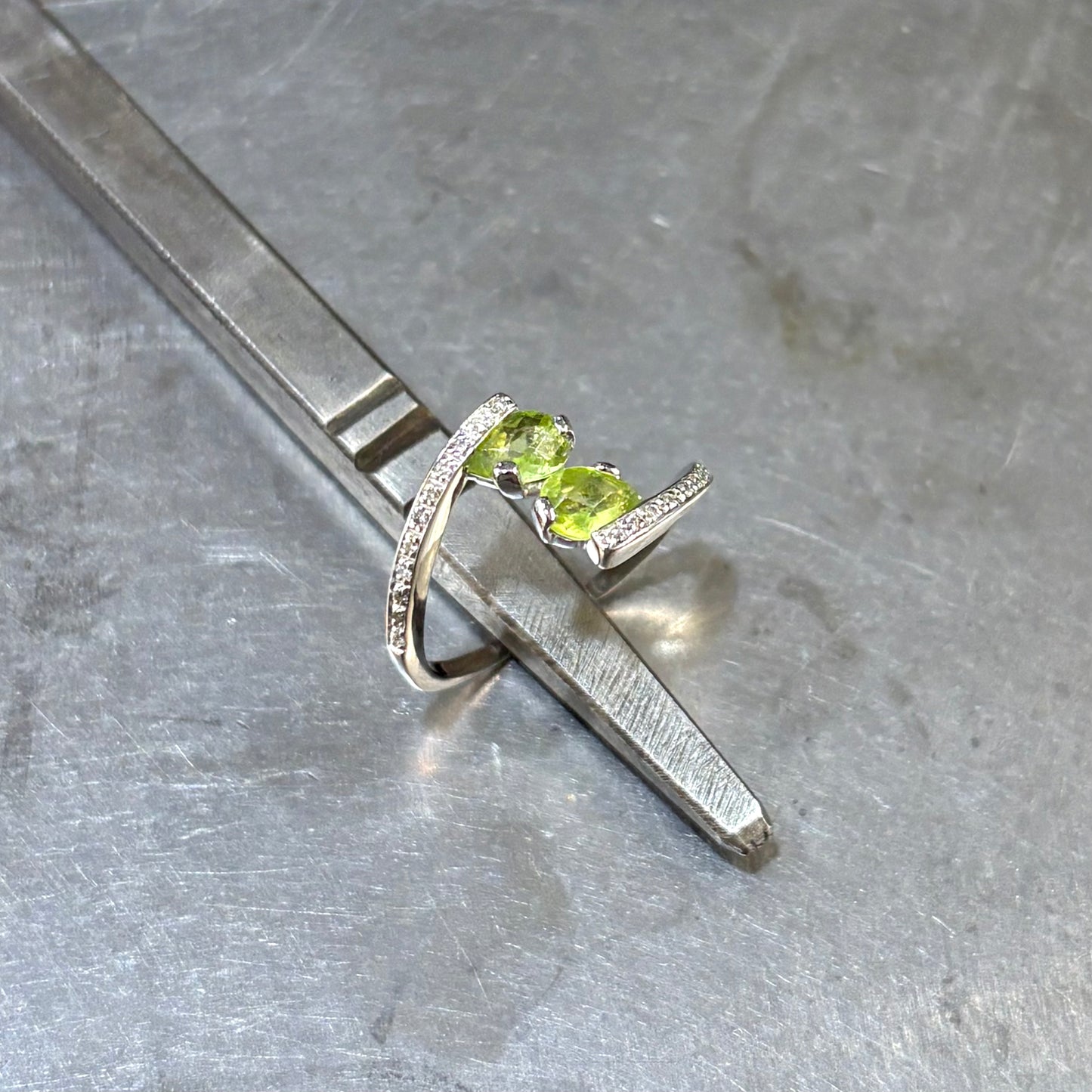 Bague Toi & Moi - Or Blanc 750 Diamant & Péridots