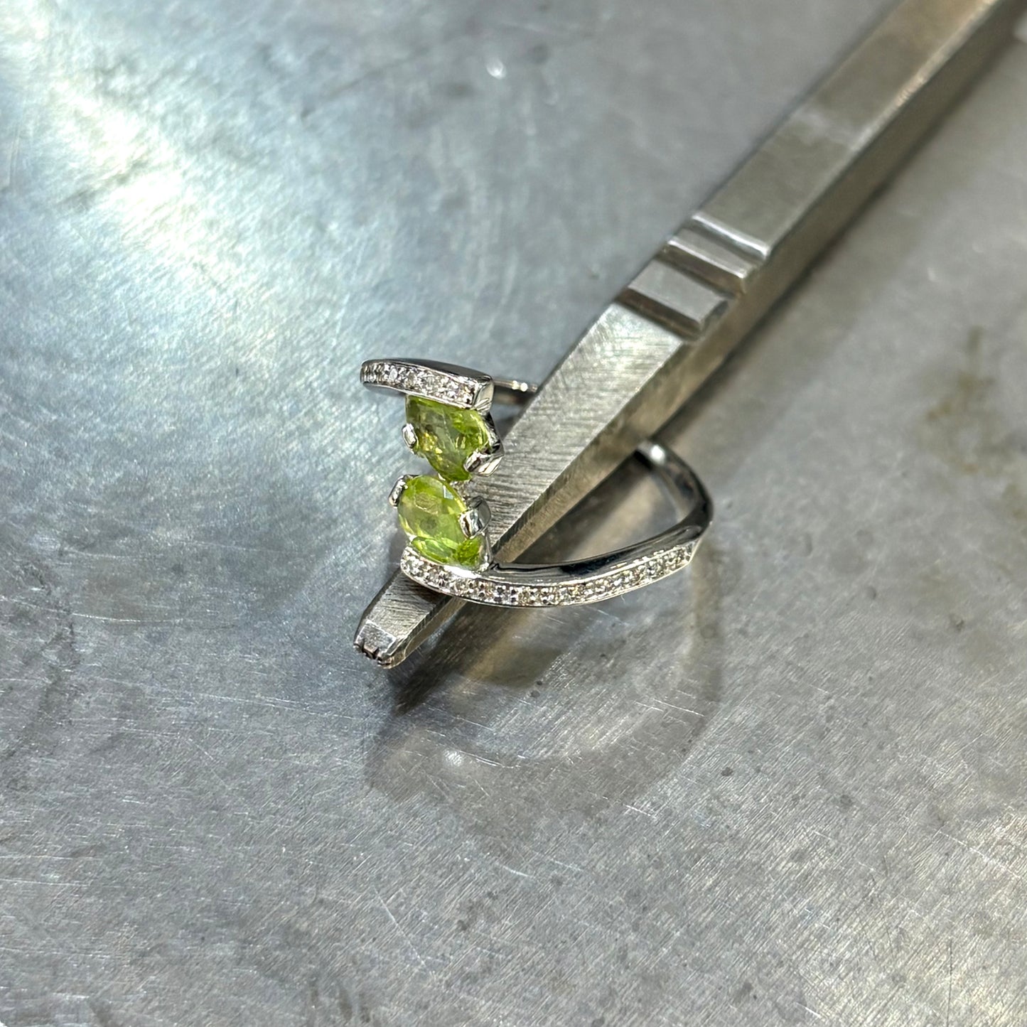 Bague Toi & Moi - Or Blanc 750 Diamant & Péridots