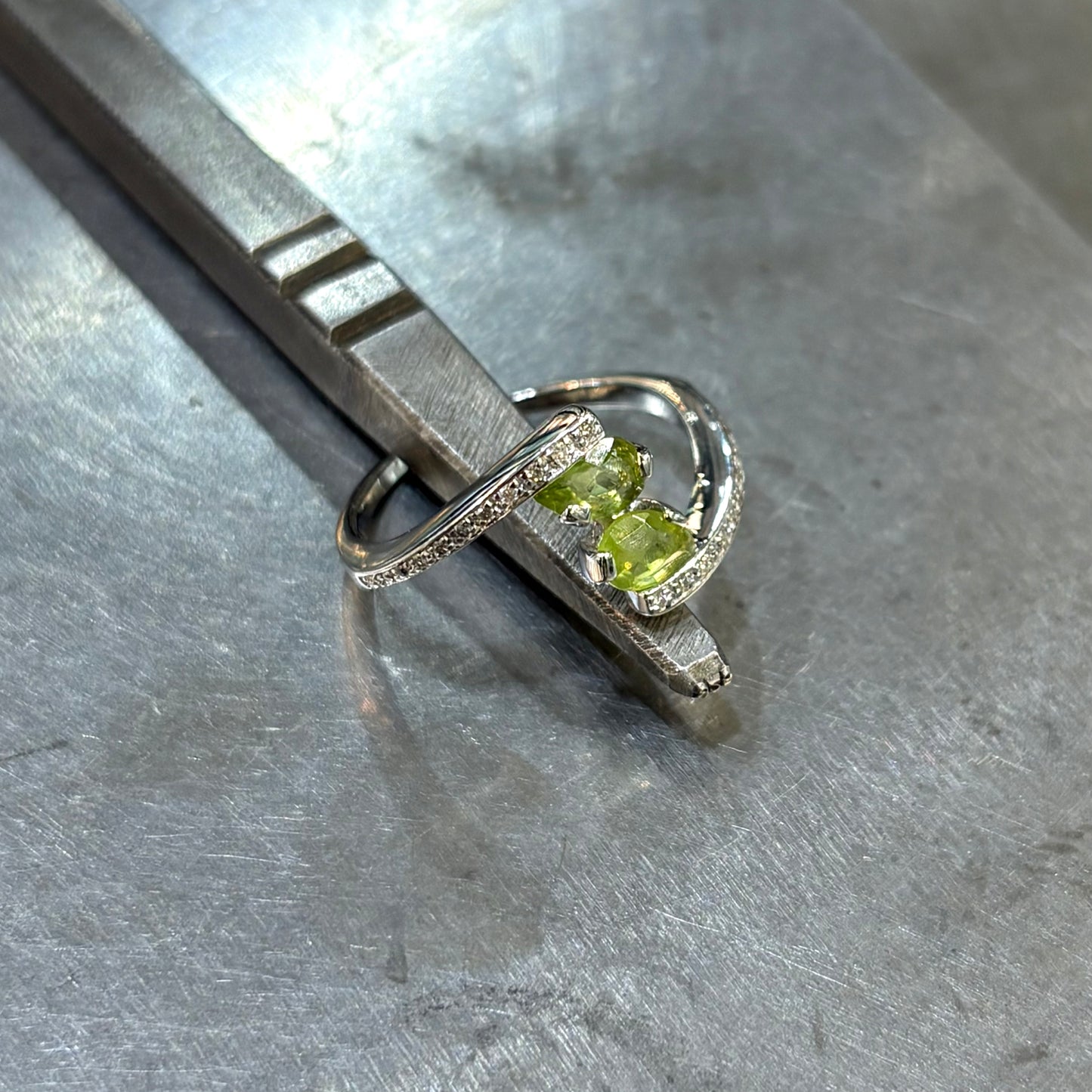 Bague Toi & Moi - Or Blanc 750 Diamant & Péridots