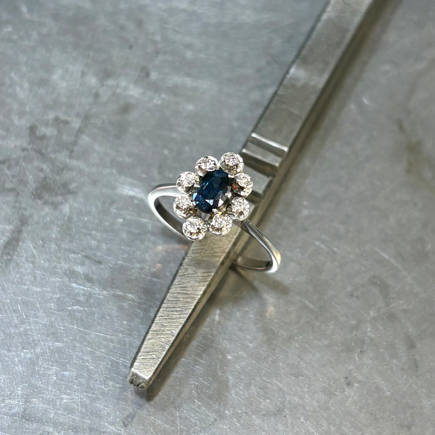 Bague Marguerite - Or Blanc 750 Saphir & Diamants