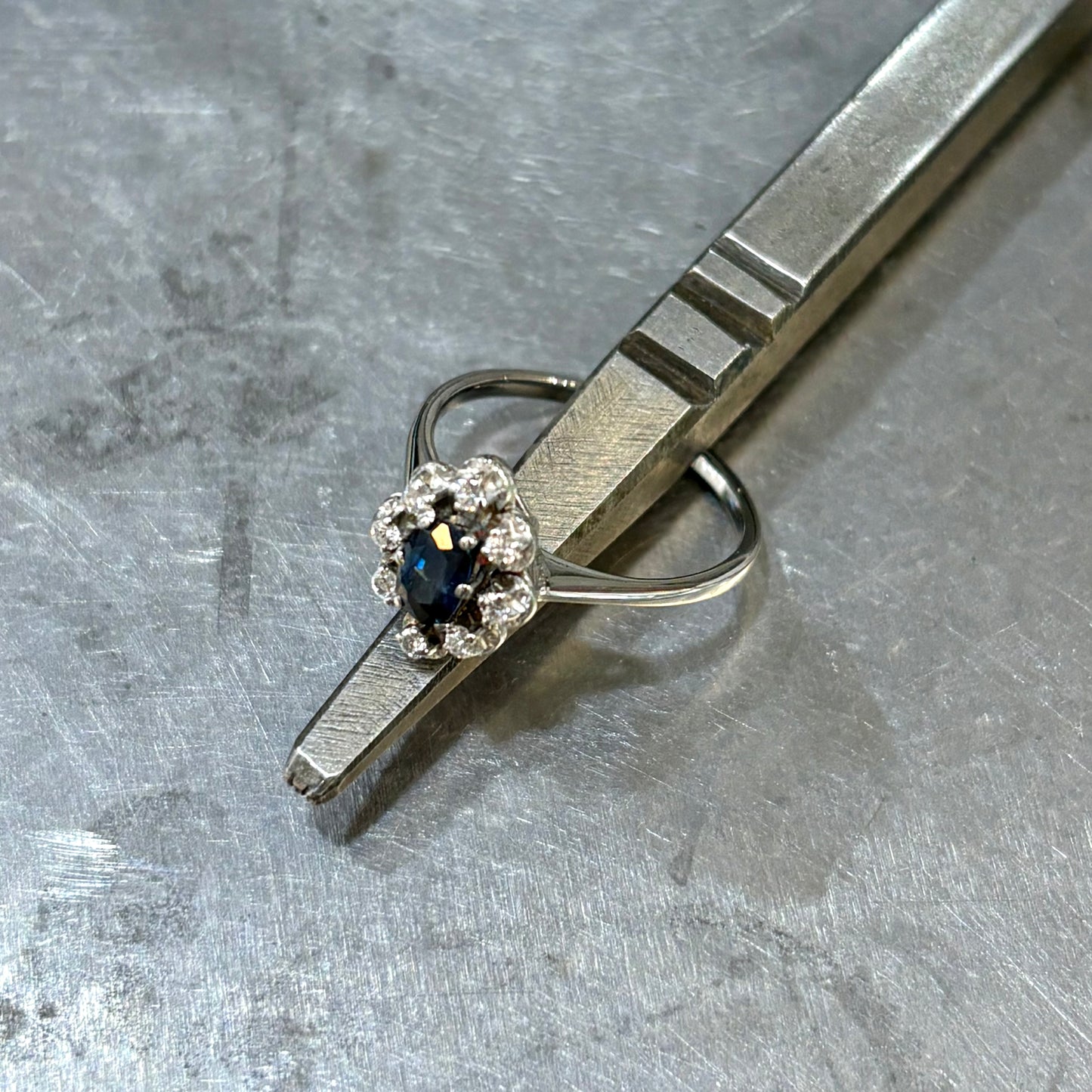 Bague Marguerite - Or Blanc 750 Saphir & Diamants