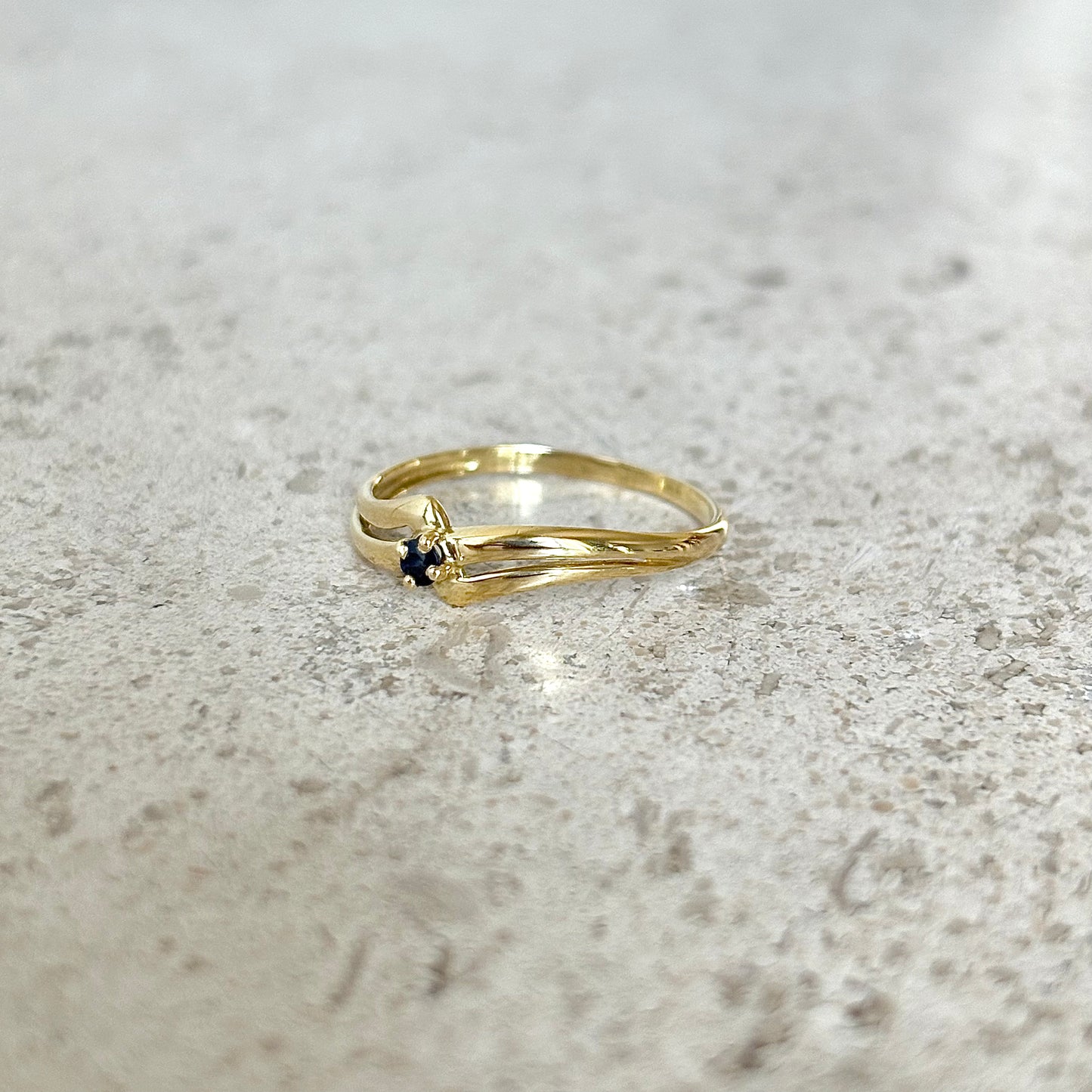 Bague - Or Jaune 750 & Saphir
