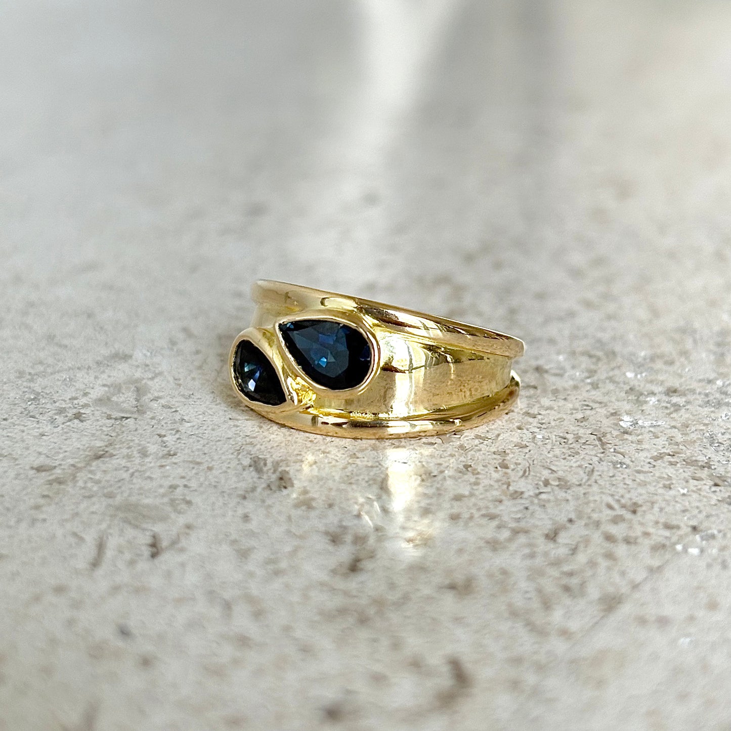 Bague Jonc - Or Jaune 750 & Saphirs