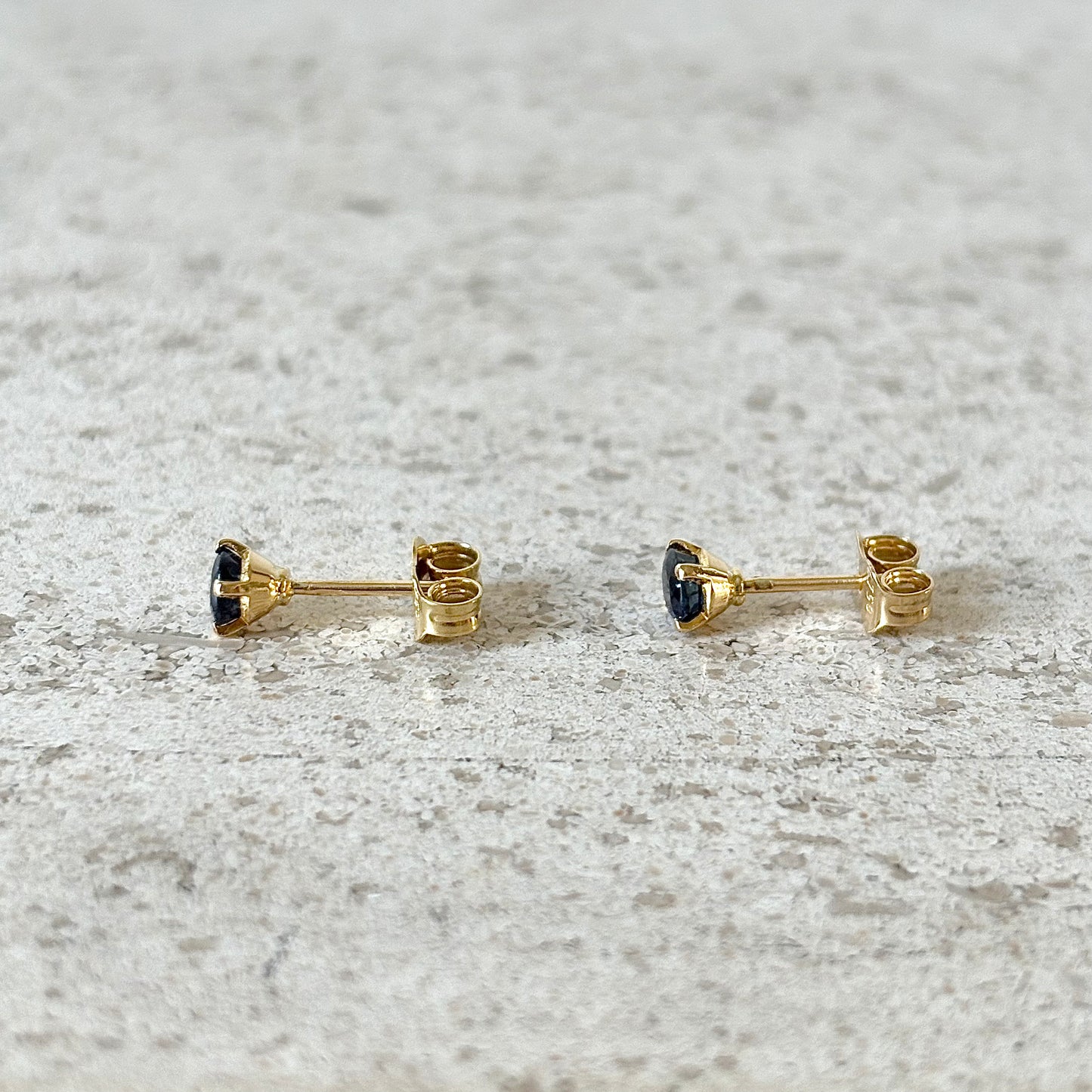 Boucles D'oreilles Puces - Or Jaune 750 & Saphirs