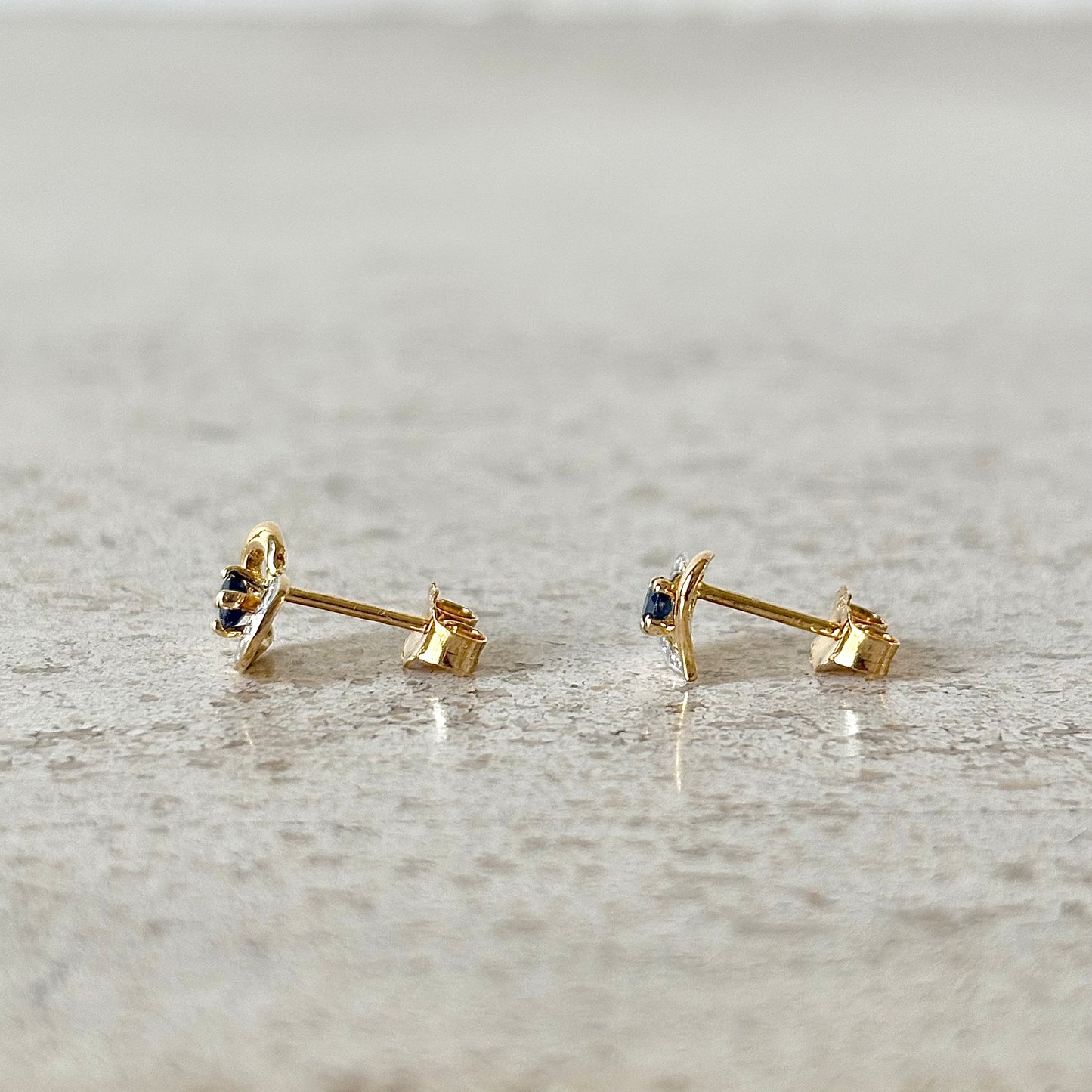 Boucles D'oreilles Puces - Or Jaune 750 & Saphirs