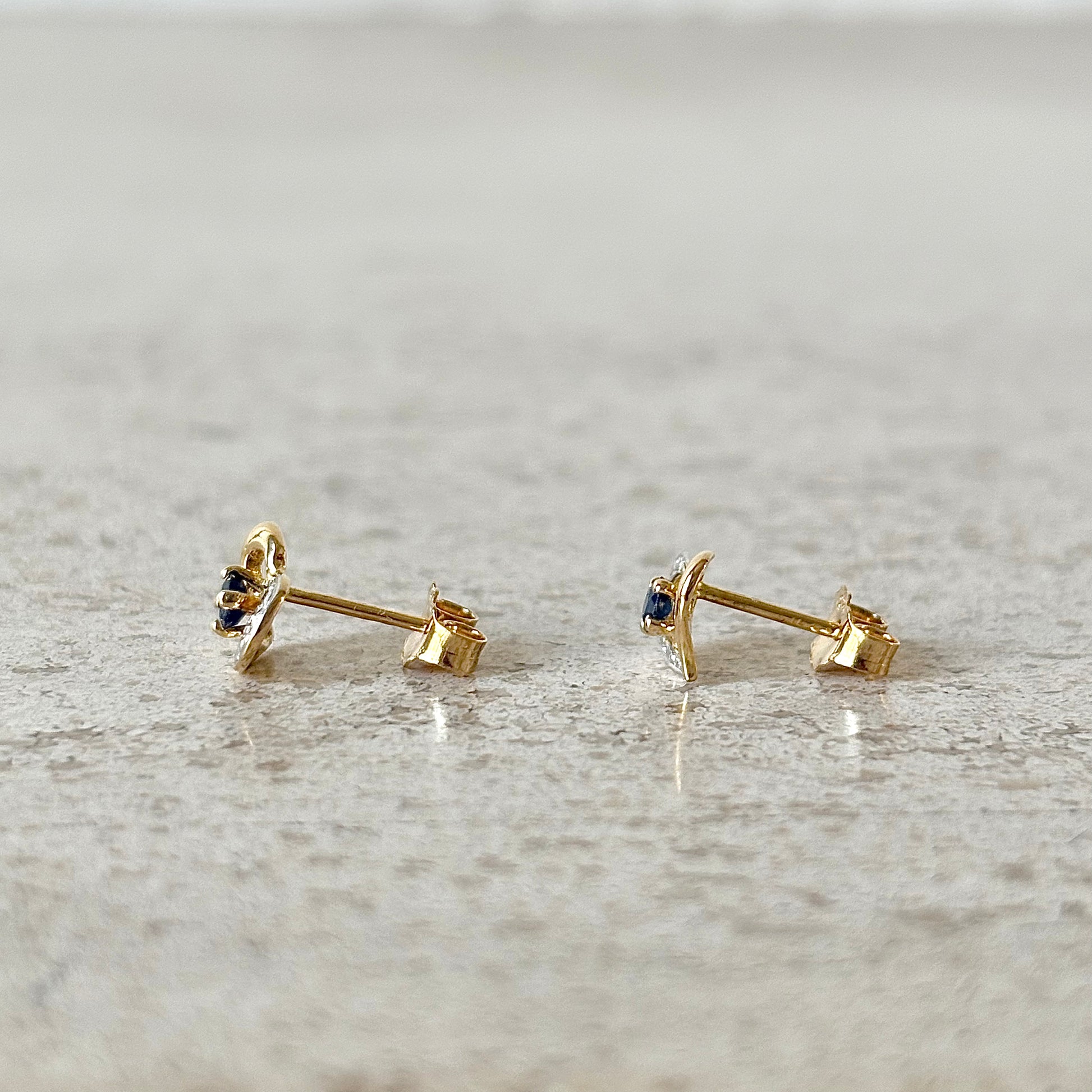 Boucles D'oreilles Puces - Or Jaune 750 & Saphirs