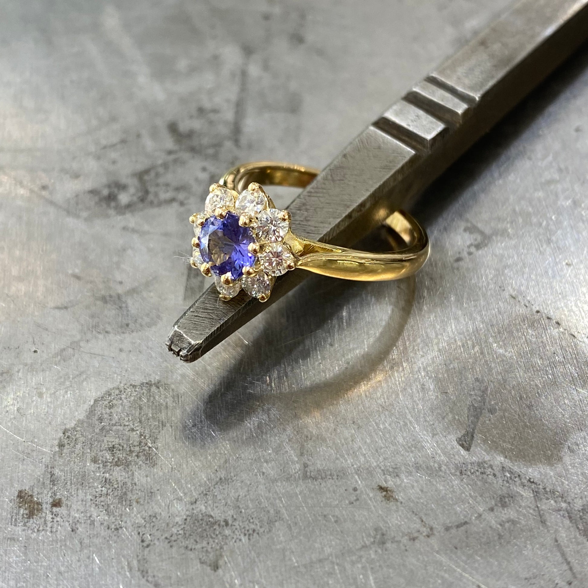 Bague Marguerite - Or Jaune 750 Tanzanite & Diamants Création Fremont