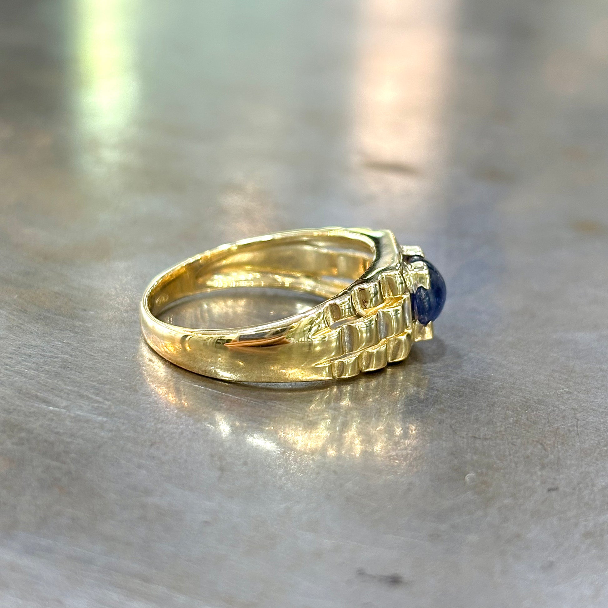 Bague Chevalière - Or Jaune & Saphir Cabochon