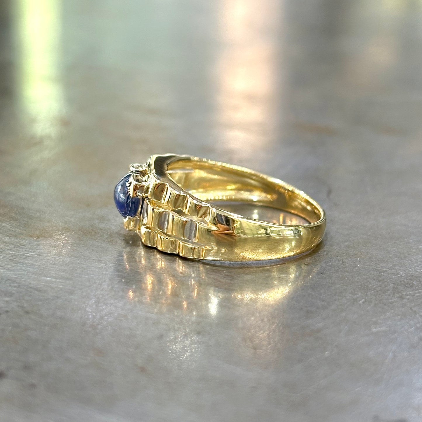 Bague Chevalière - Or Jaune & Saphir Cabochon
